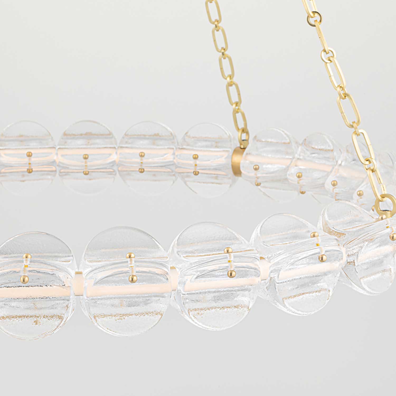 Lindley - Großer goldener Kronleuchter aus Messing und elegantem luxuriösem Glas