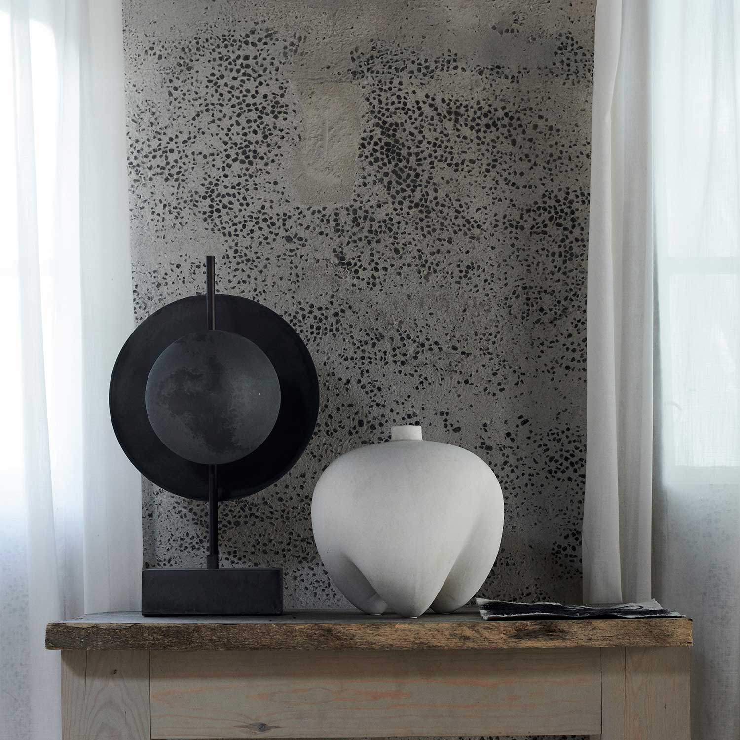 Dusk - Lampe de table metal design brutaliste pour salon