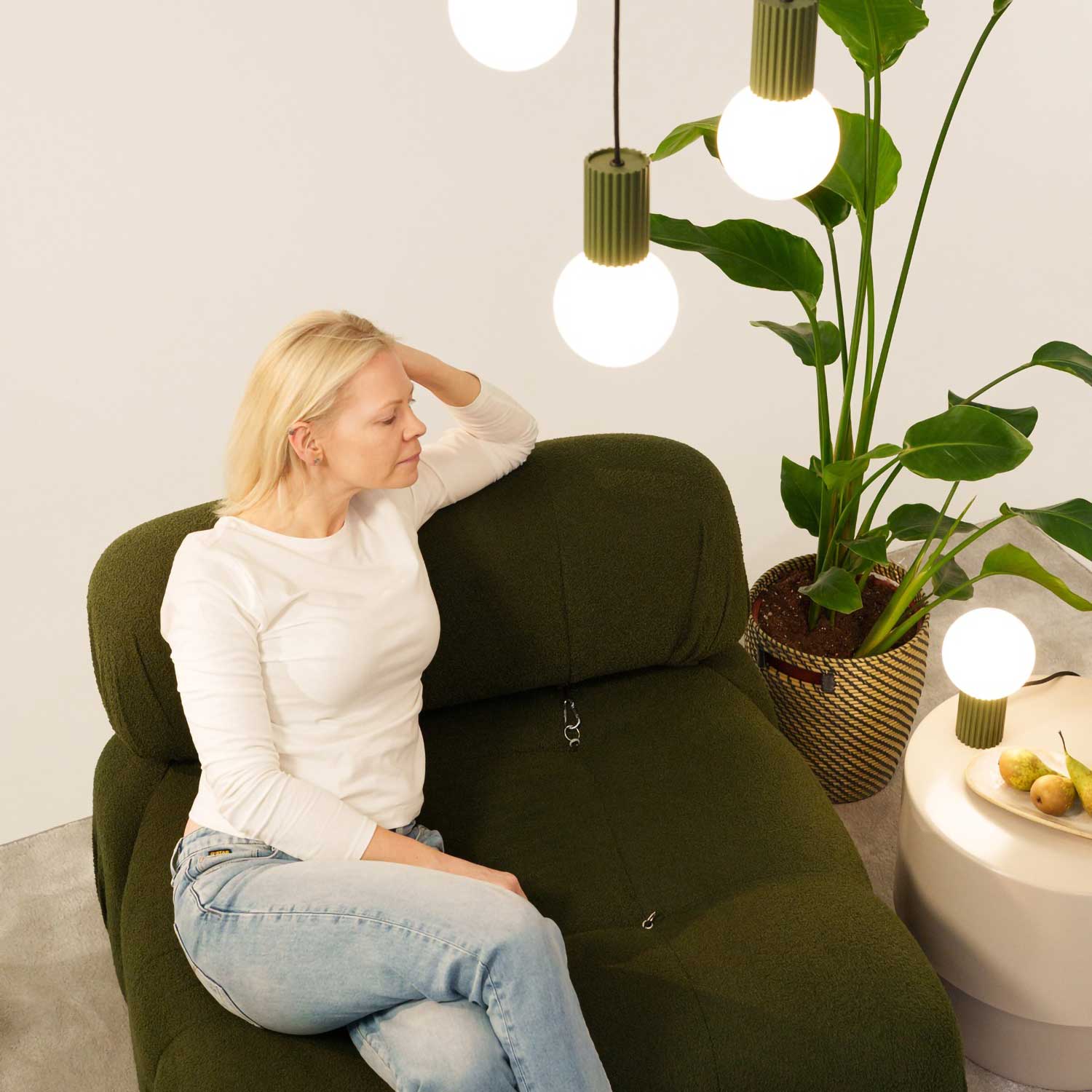 Isis - Lampe à poser colorée pour chambre moderne