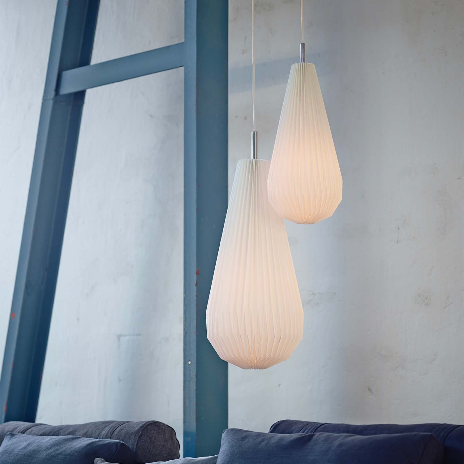 COMET - Hängelampe Tropfenform aus handgefertigtem plissee PVC