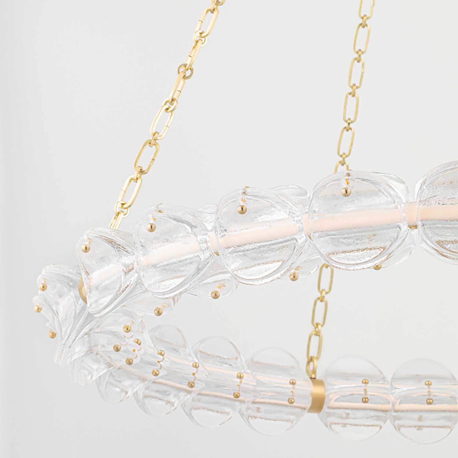 Lindley - Großer goldener Kronleuchter aus Messing und elegantem luxuriösem Glas