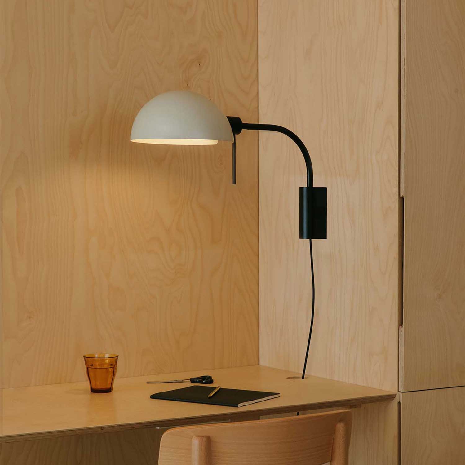 Dominica - Originelle Wandlampe aus Stahl für modernes Wohnzimmer