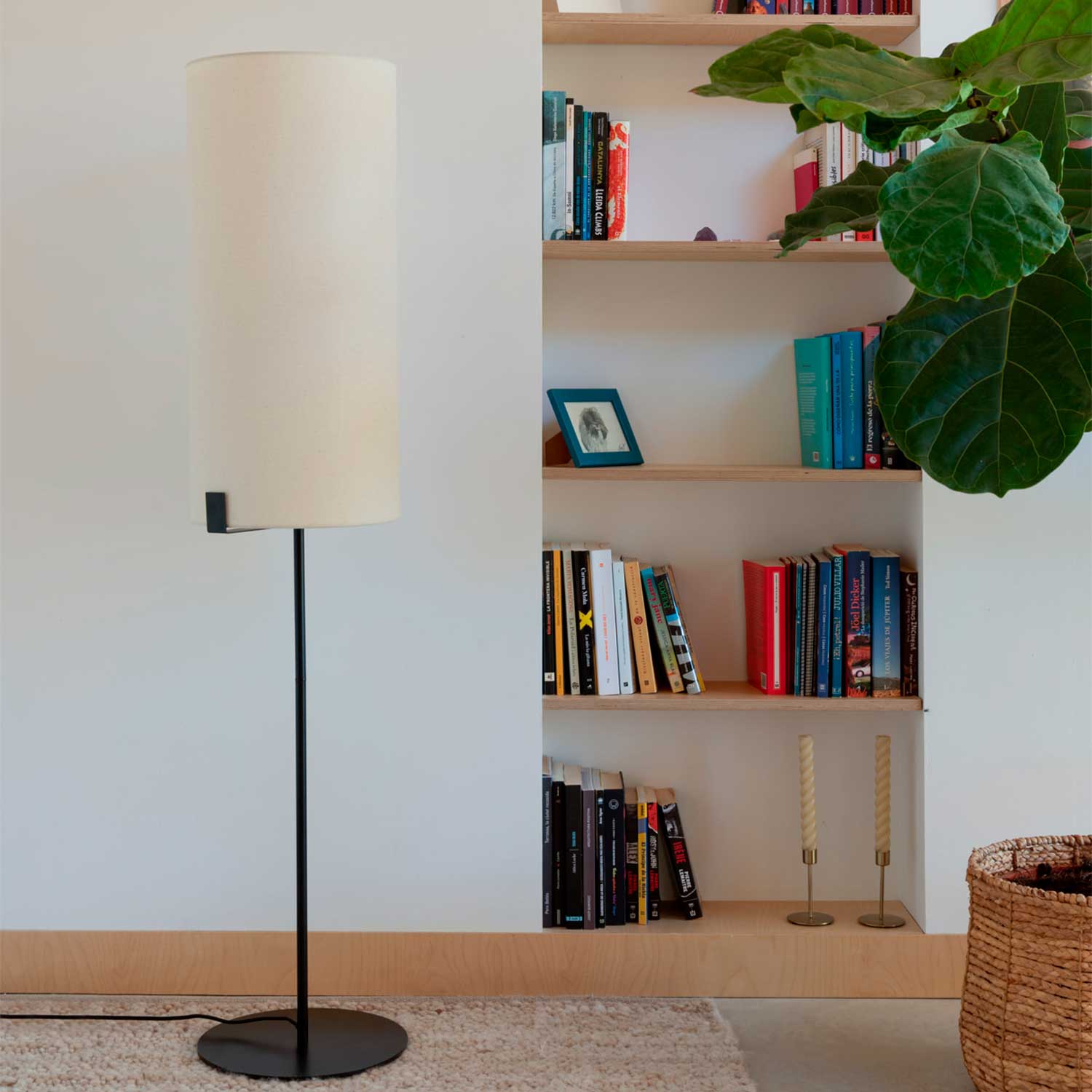 Nila - Modern living room floor lamp with fabric lampshade