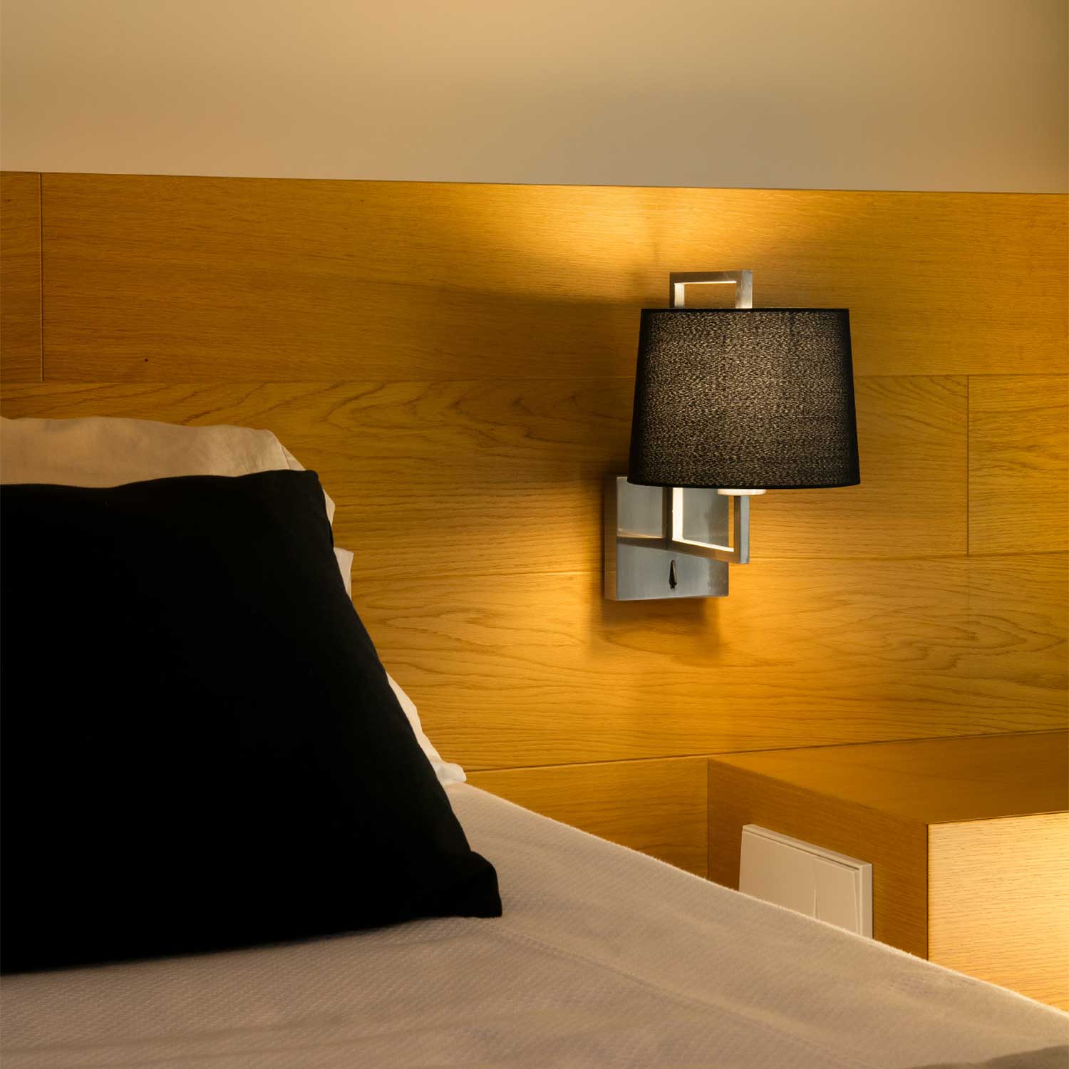 Frame - Applique murale vintage en bronze et abat-jour tissu