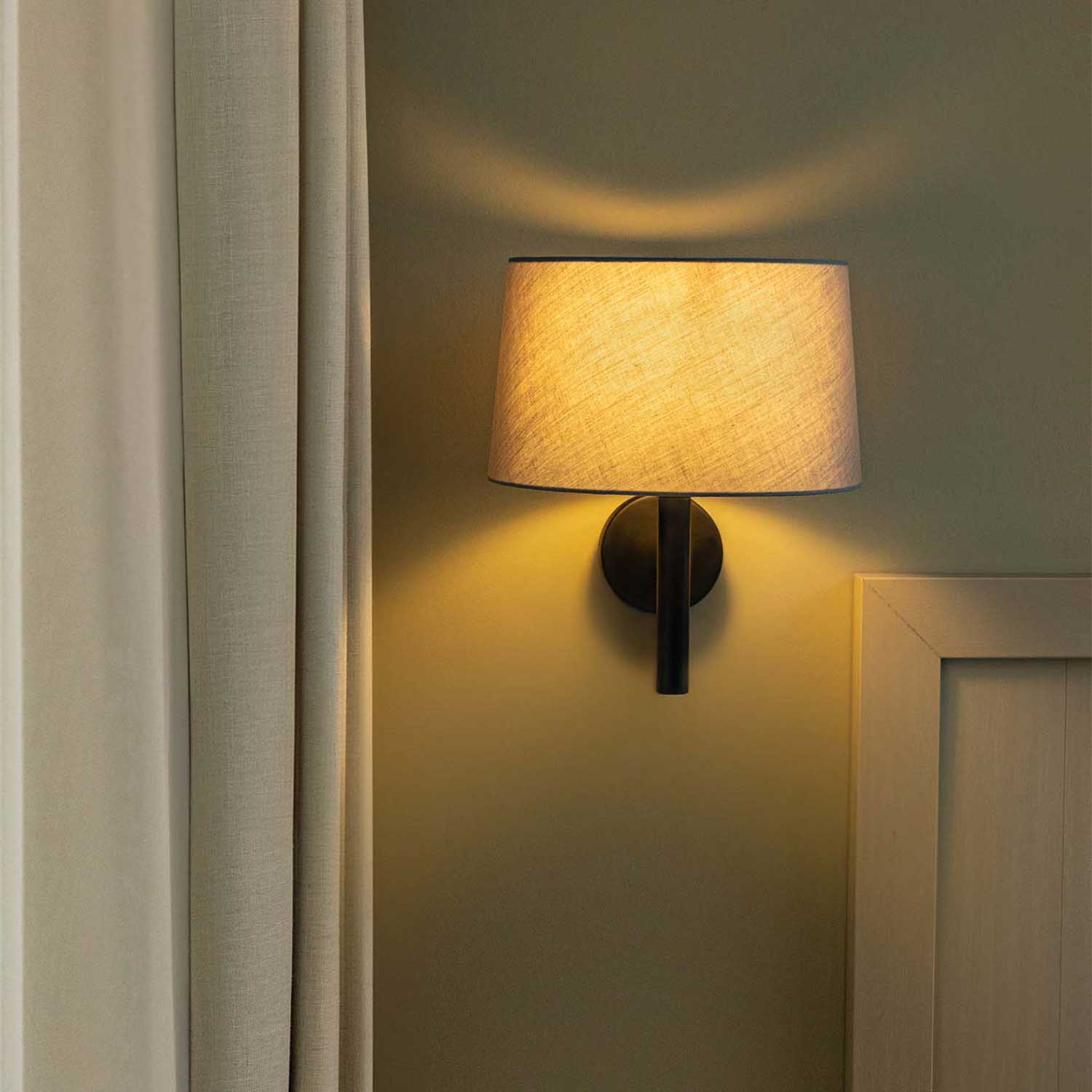 Windsor - Applique da parete moderna in tessuto per soggiorno e camera da letto