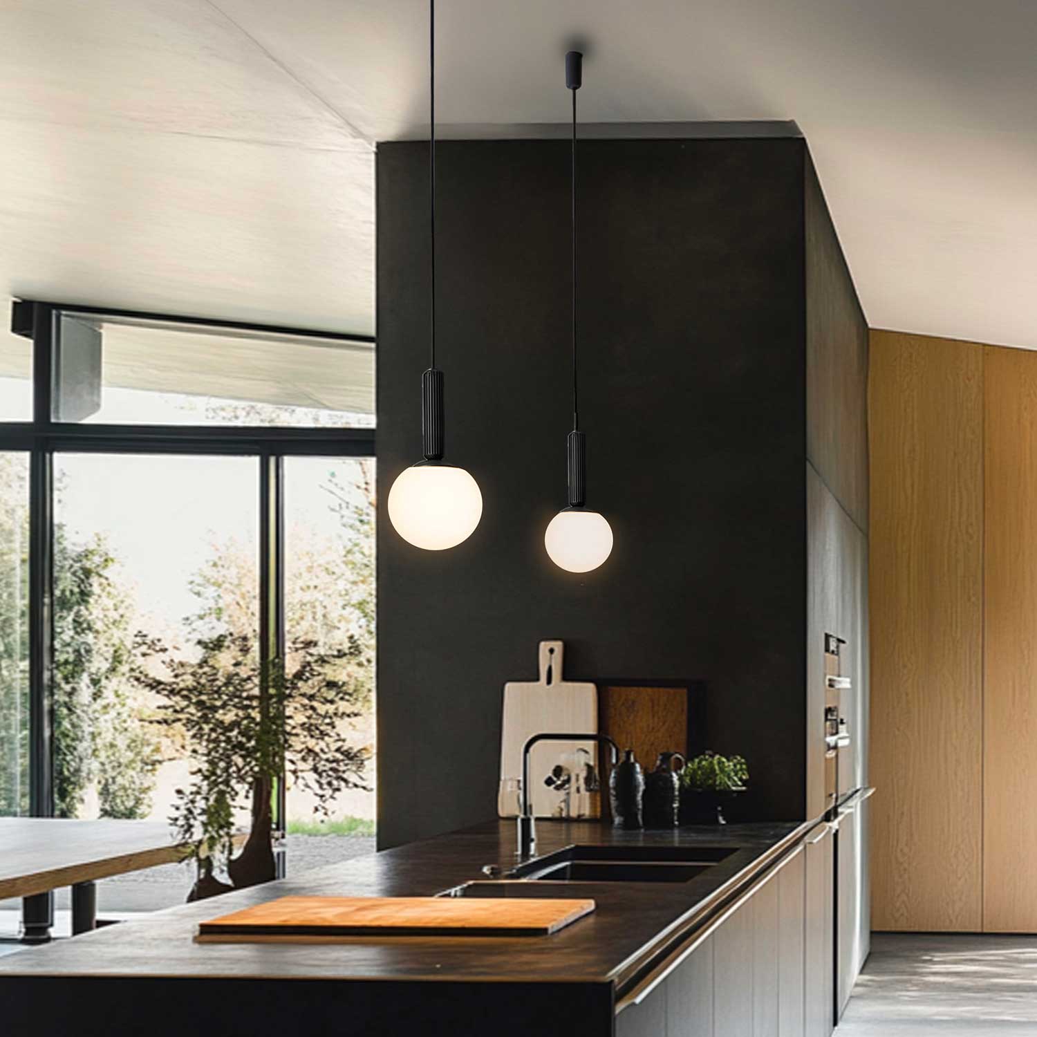 Nr.2 - Glas- und Metallsuspension für minimalistische Küche