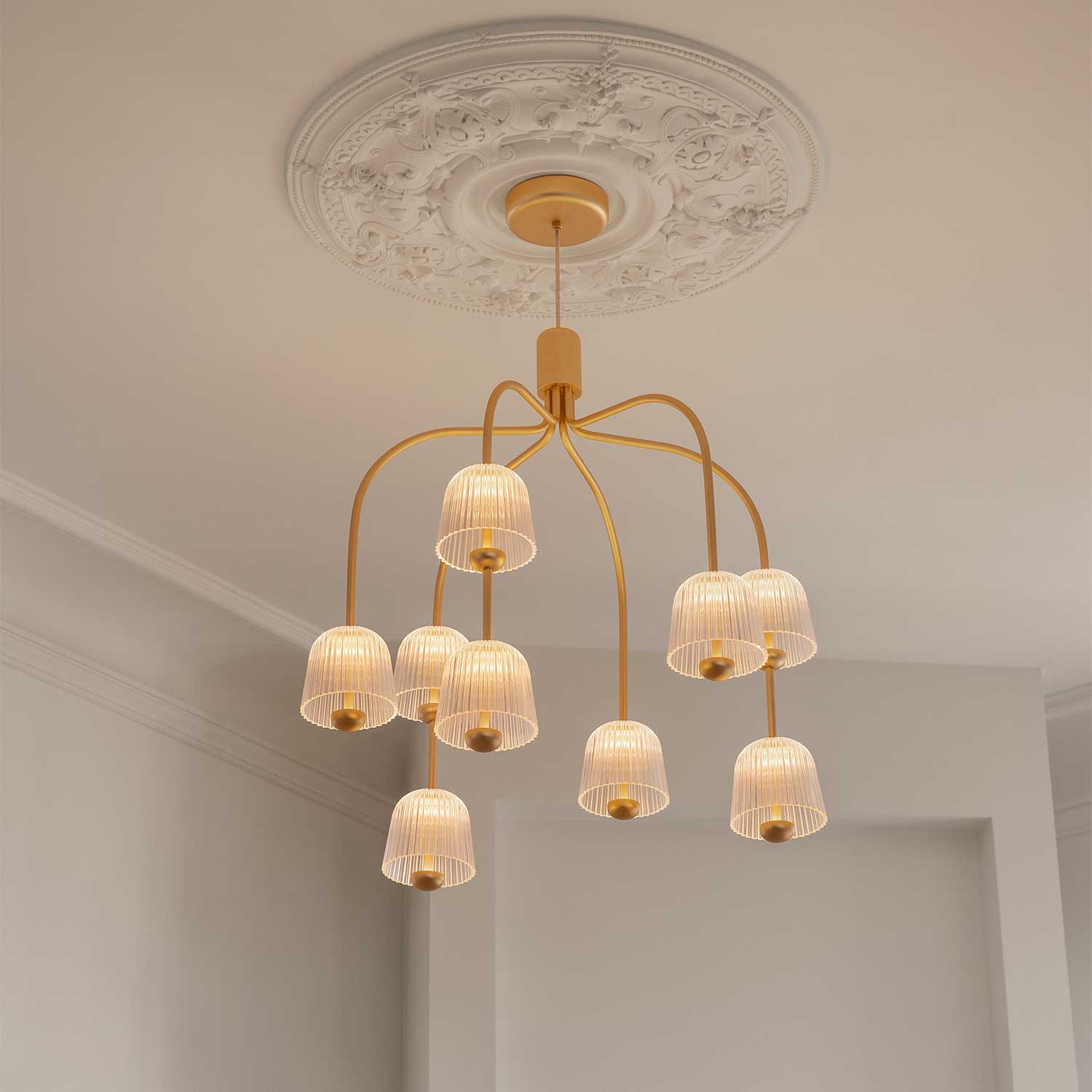 Asteea 9 - Grand lustre chic et moderne design en verre et doré