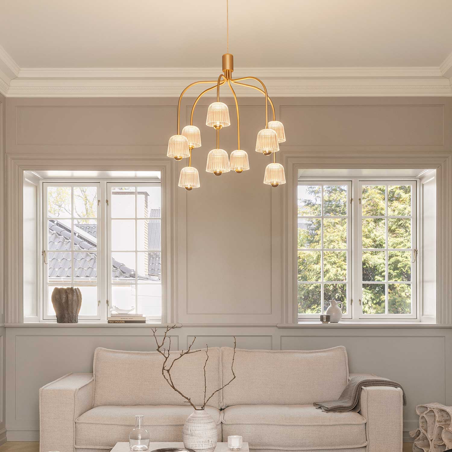 Asteea 9 - Gran candelabro elegante y moderno de diseño en vidrio y dorado