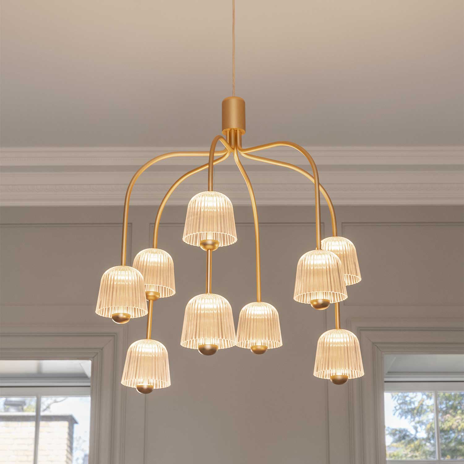 Asteea 9 - Gran candelabro elegante y moderno de diseño en vidrio y dorado