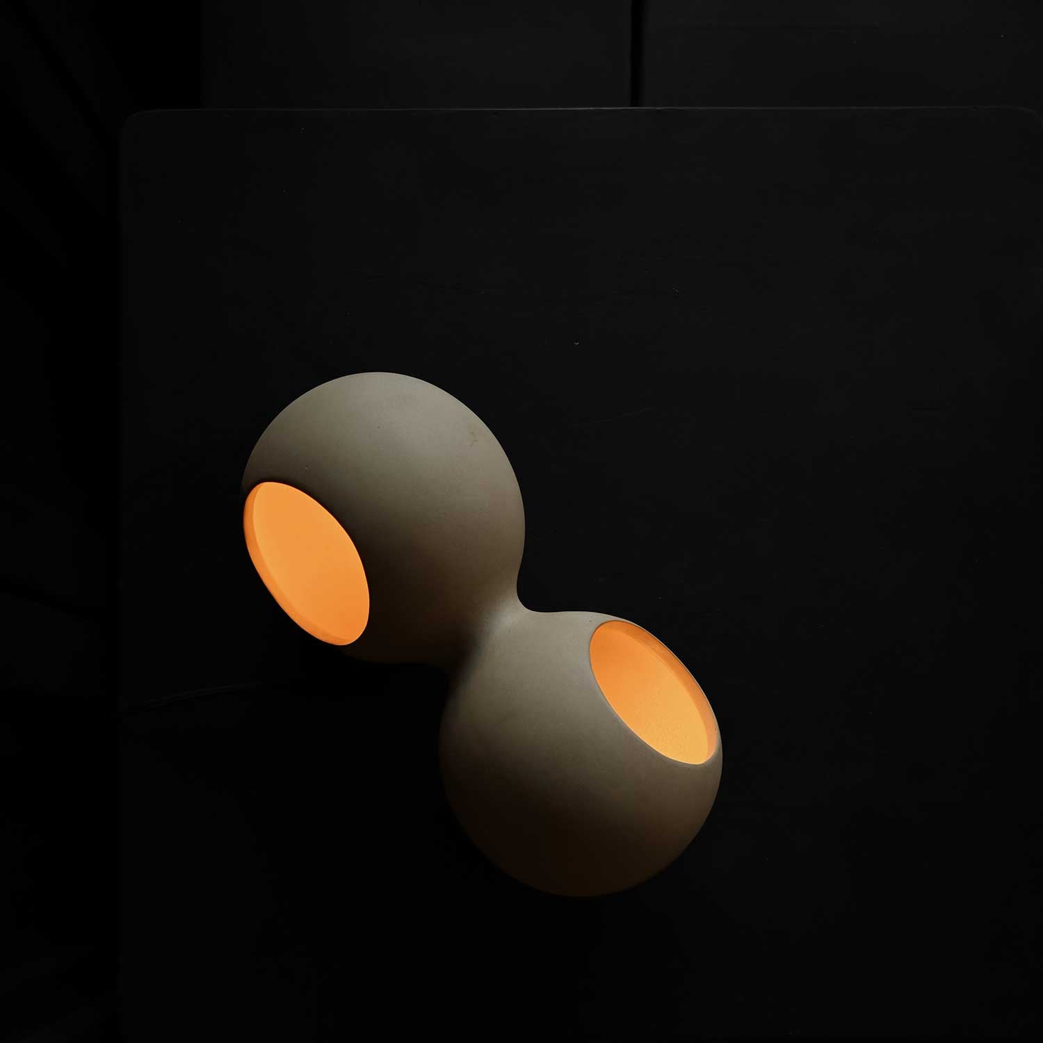 Le Deux Tisch - Design-Tischlampe aus Keramik in Sandfarbe