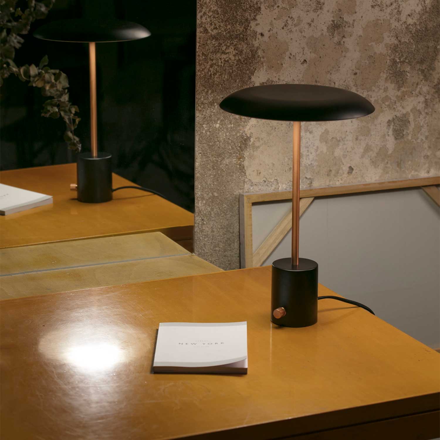 Hoshi - Ретро дизайнерская настольная лампа из стали