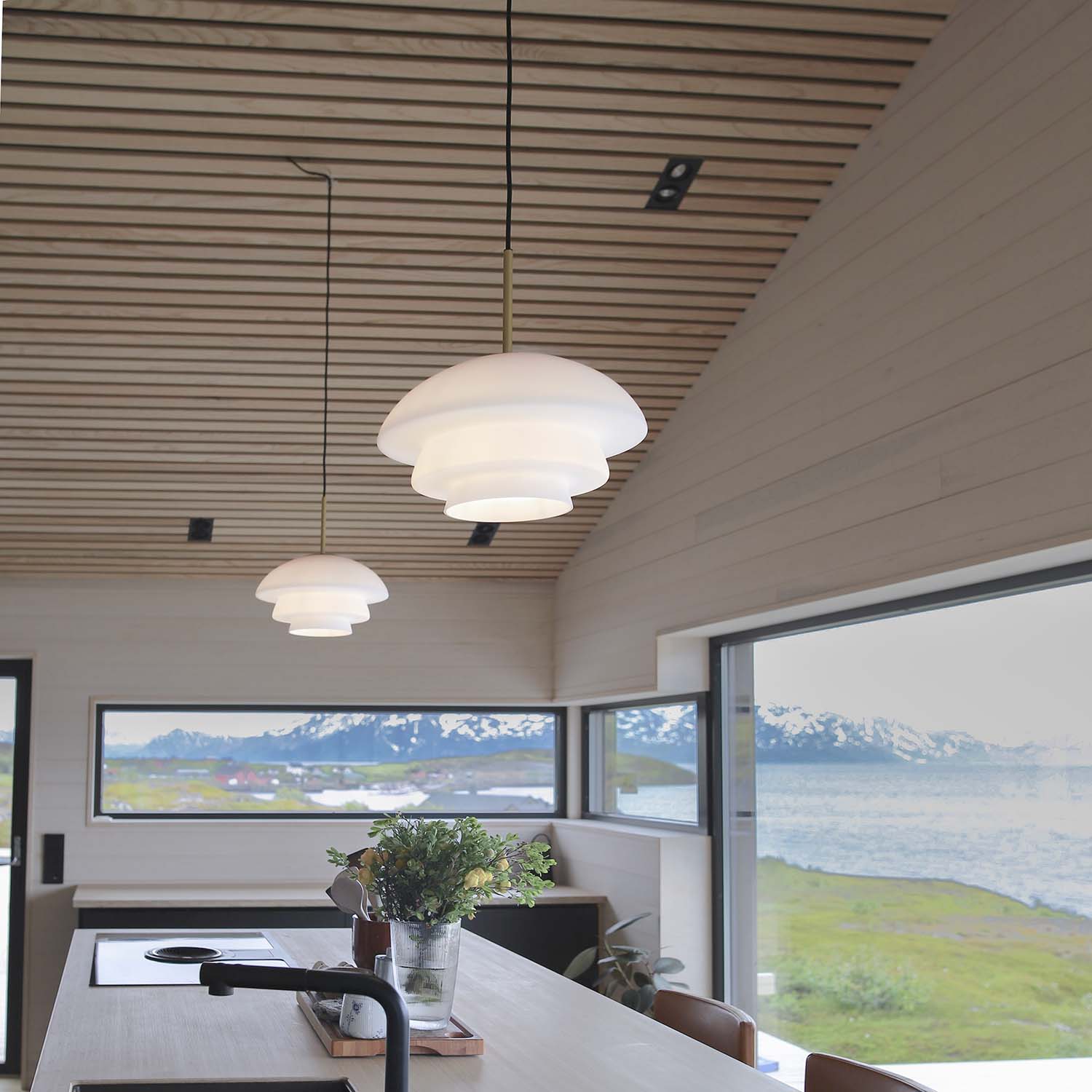 ARCHIVE 4006 - Подвесной светильник из выдувного стекла, изготовленный вручную