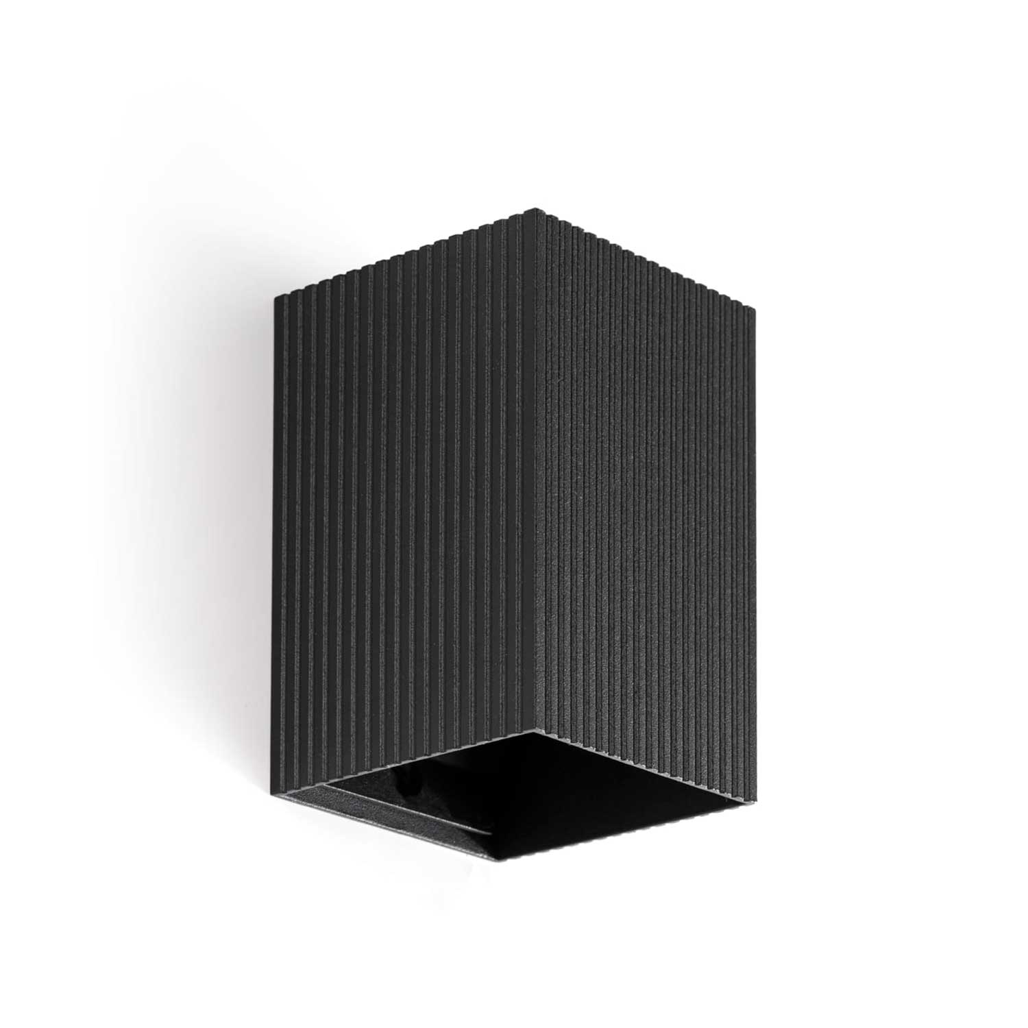 Moon - Indoor wall sconce in fluted steel