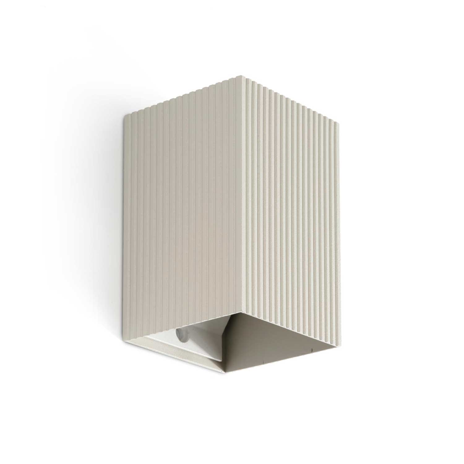 Moon - Indoor wall sconce in fluted steel
