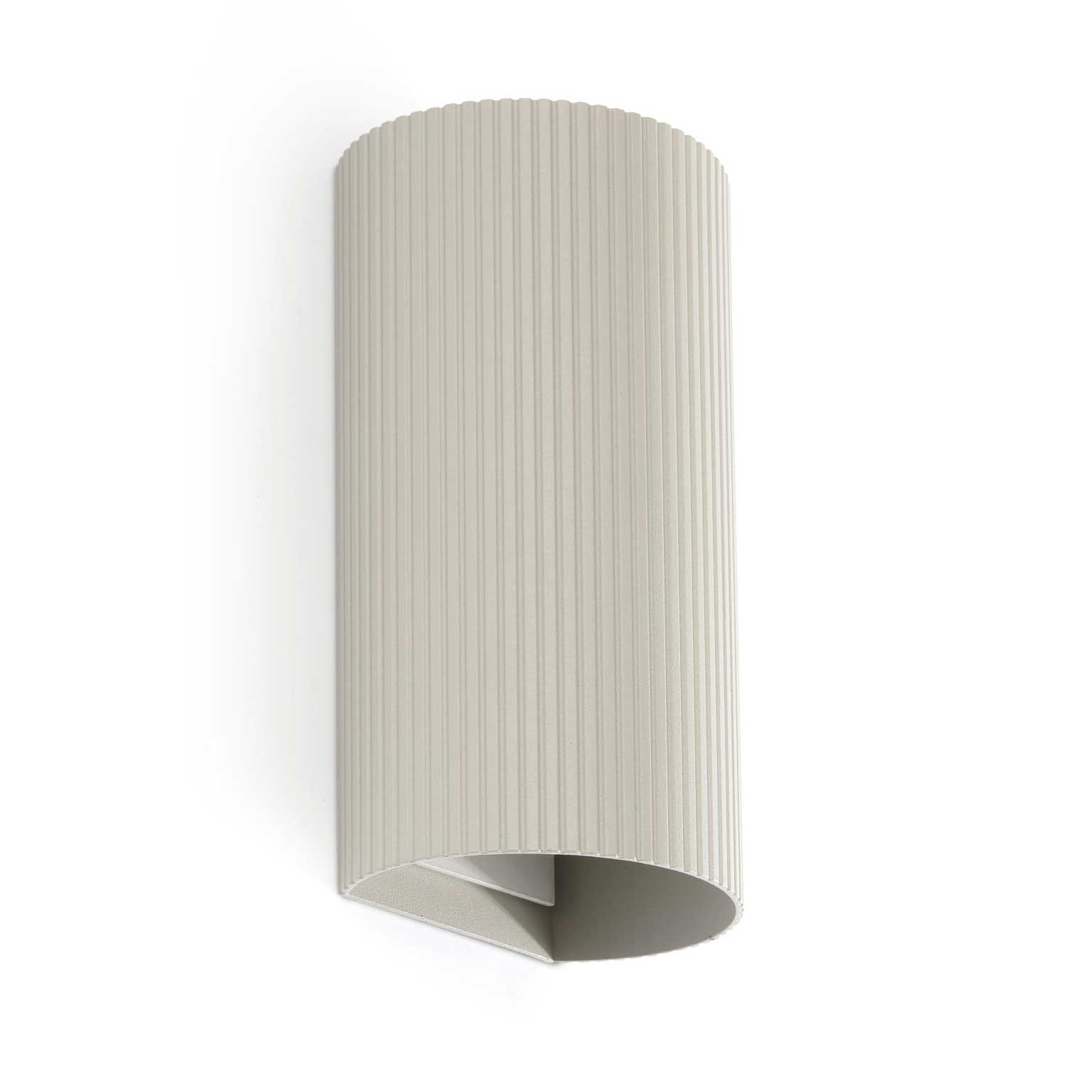 Sole - Fluted steel wall sconce for hallway