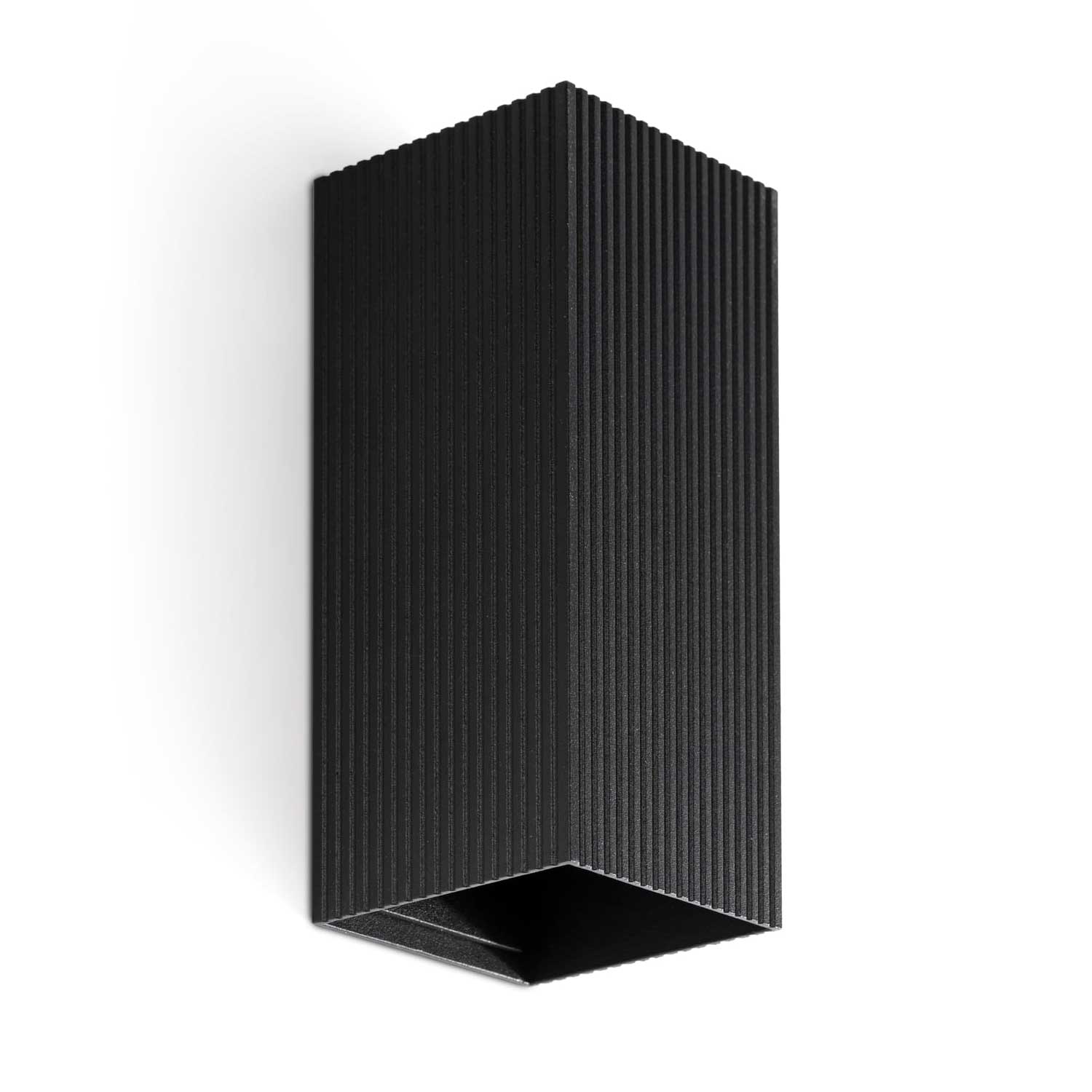 Moon - Indoor wall sconce in fluted steel