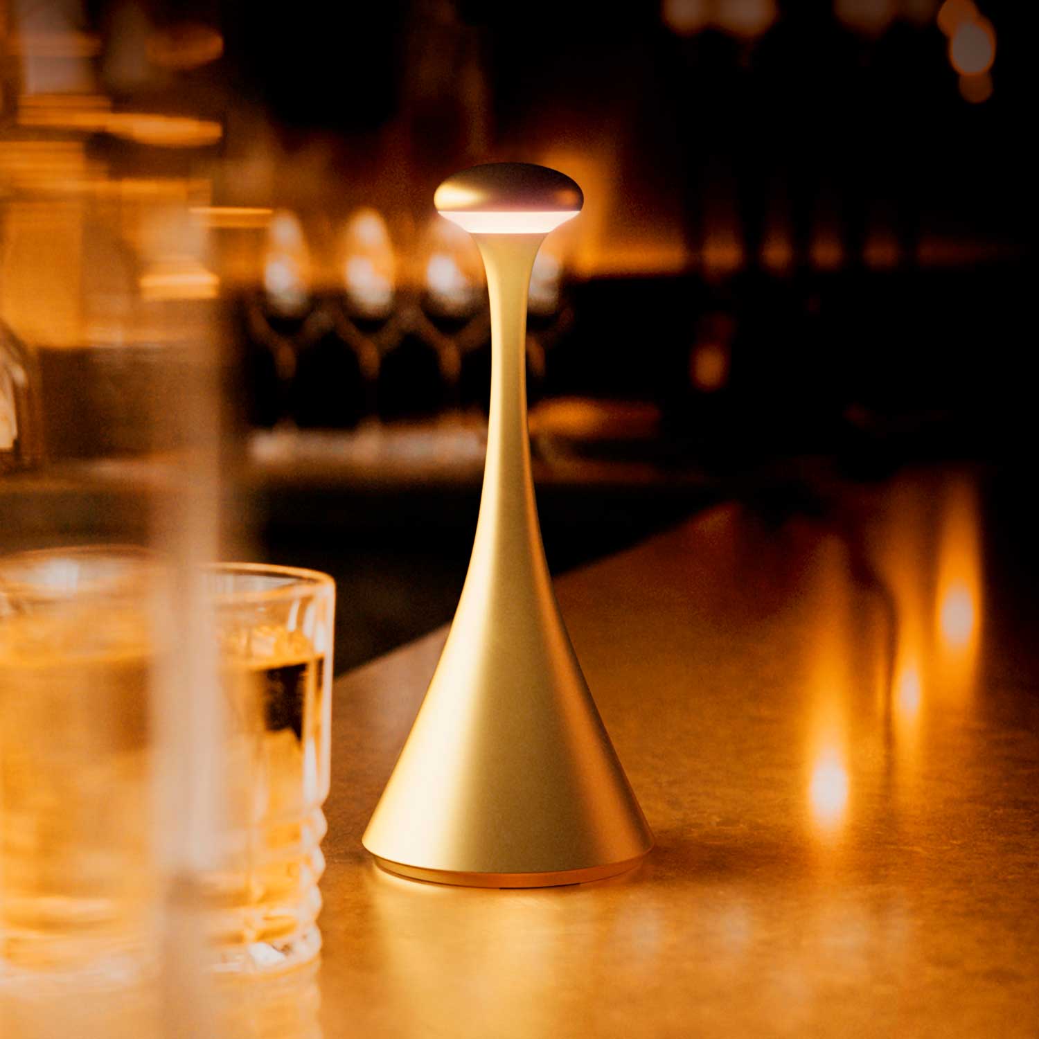 Nudrop - Portable wireless LED lamp design for outdoor use