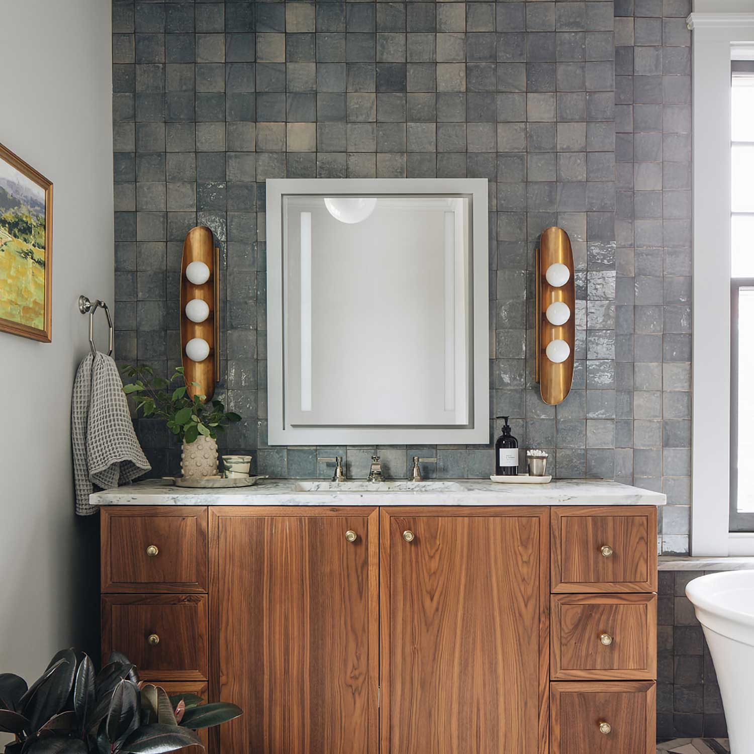 Hopper - Vintage wall sconce in golden brass