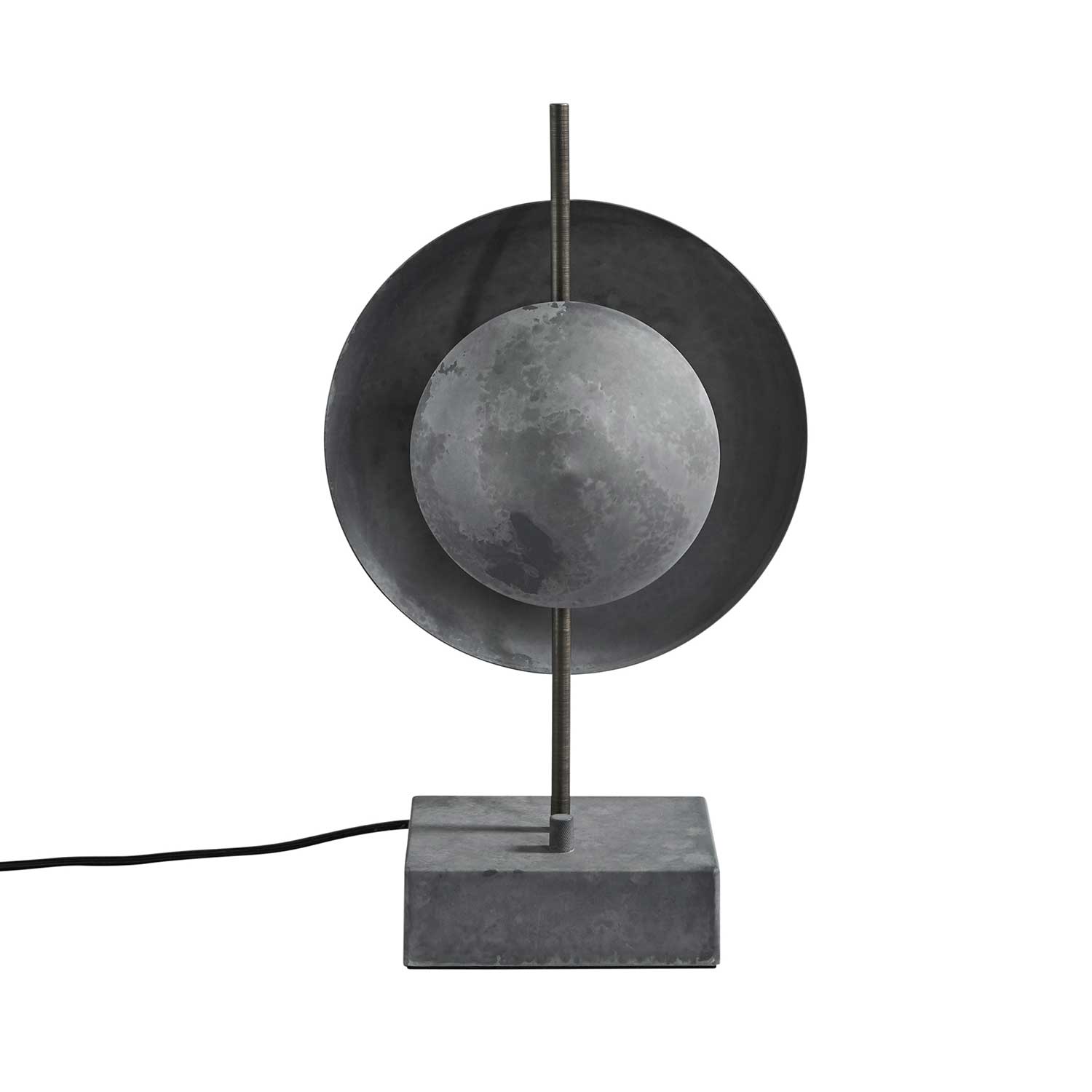 Dusk - Lampe de table metal design brutaliste pour salon