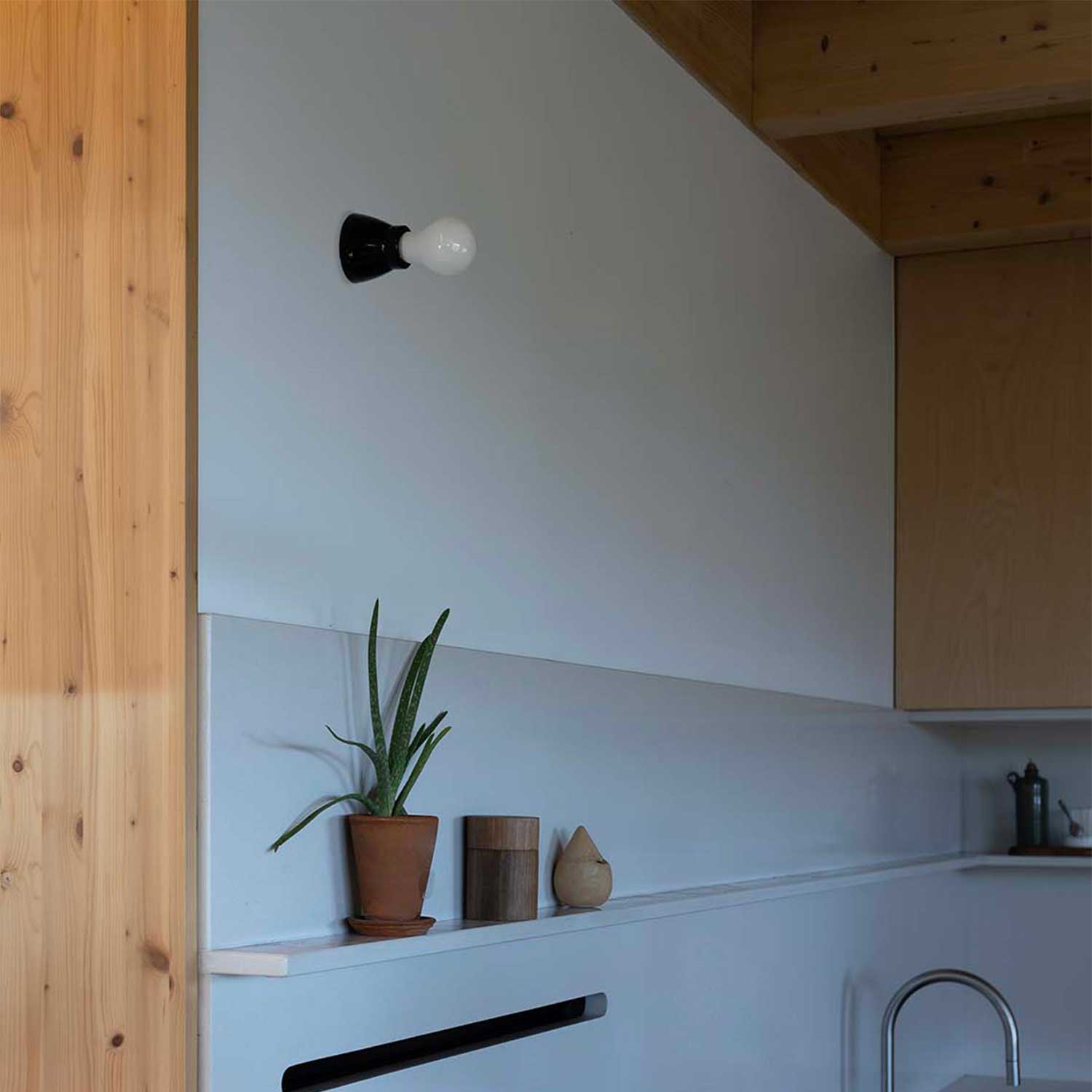 Kera - Applique da parete design lampadina stile moderno