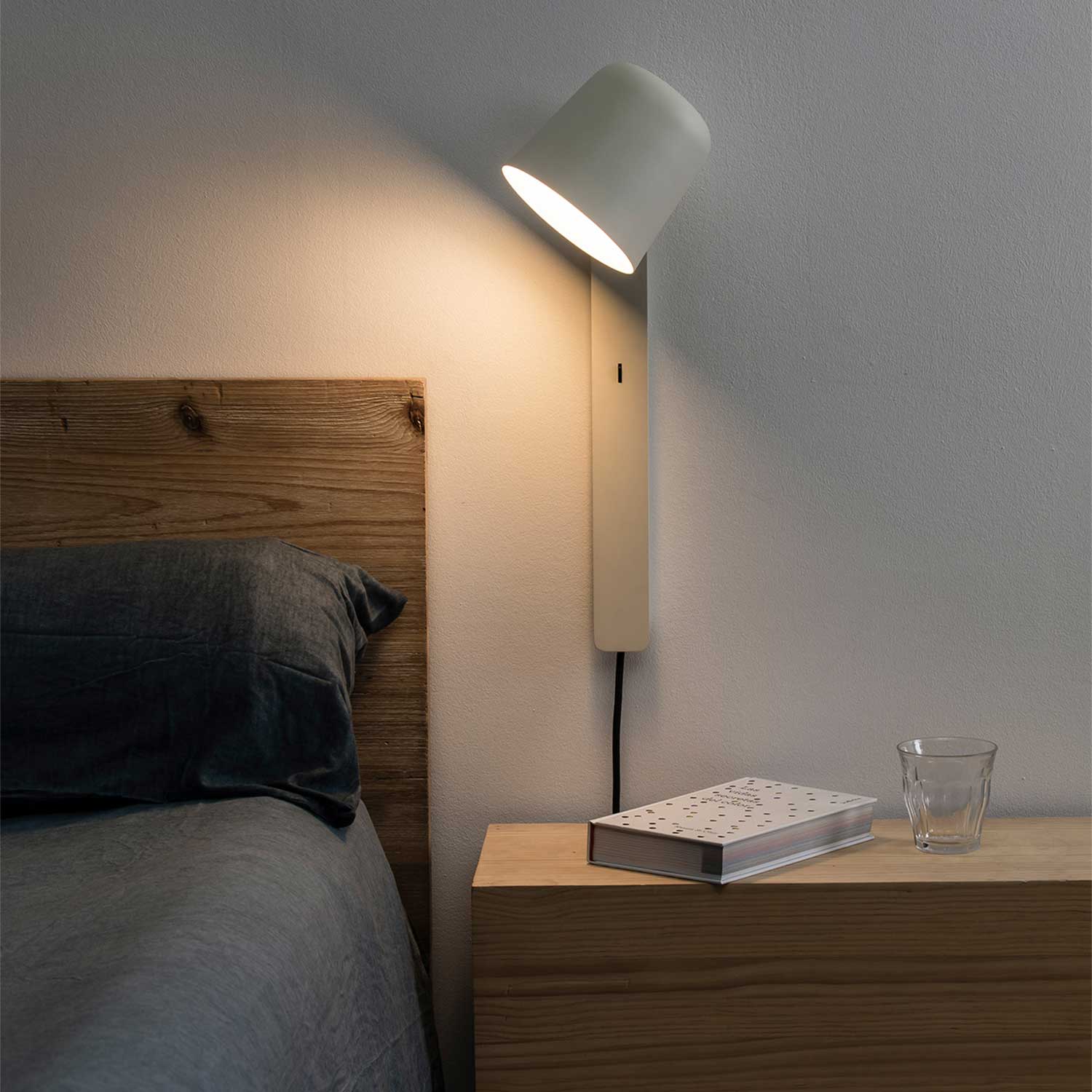 Tila - Contemporary adjustable wall reading lamp