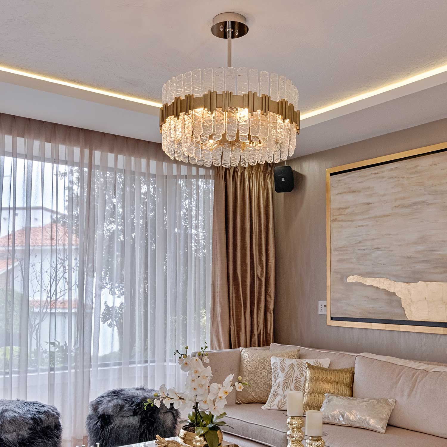 Ciro – Italienischer Designer-Kronleuchter aus Gold und Glas für ein luxuriöses Wohnzimmer