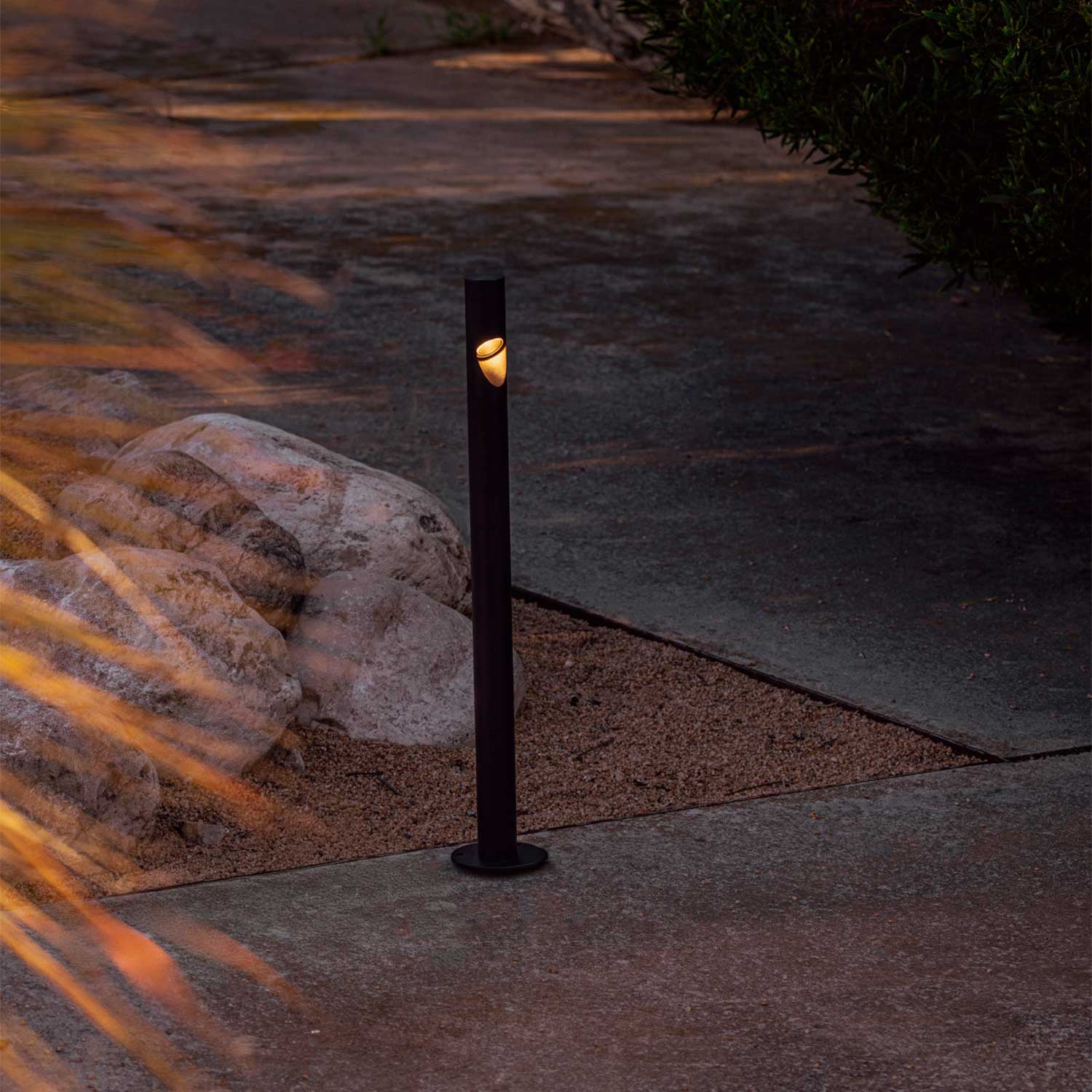 Bezel - Modern LED garden pathway light fixture