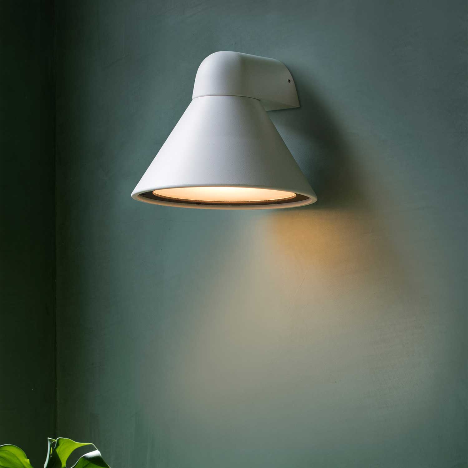 Pals - Zeitgenössische Außenwandleuchte IP65