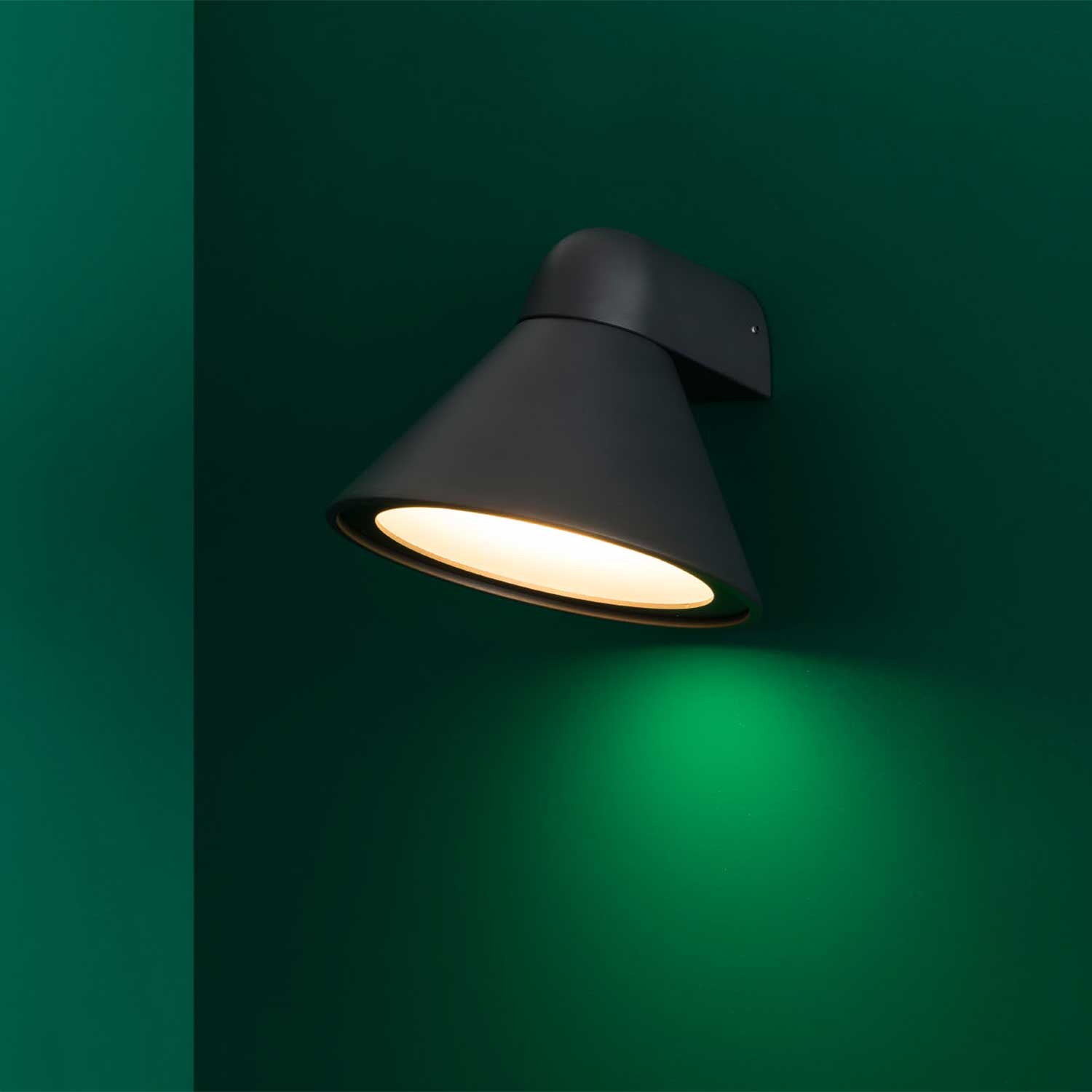 Pals - Zeitgenössische Außenwandleuchte IP65