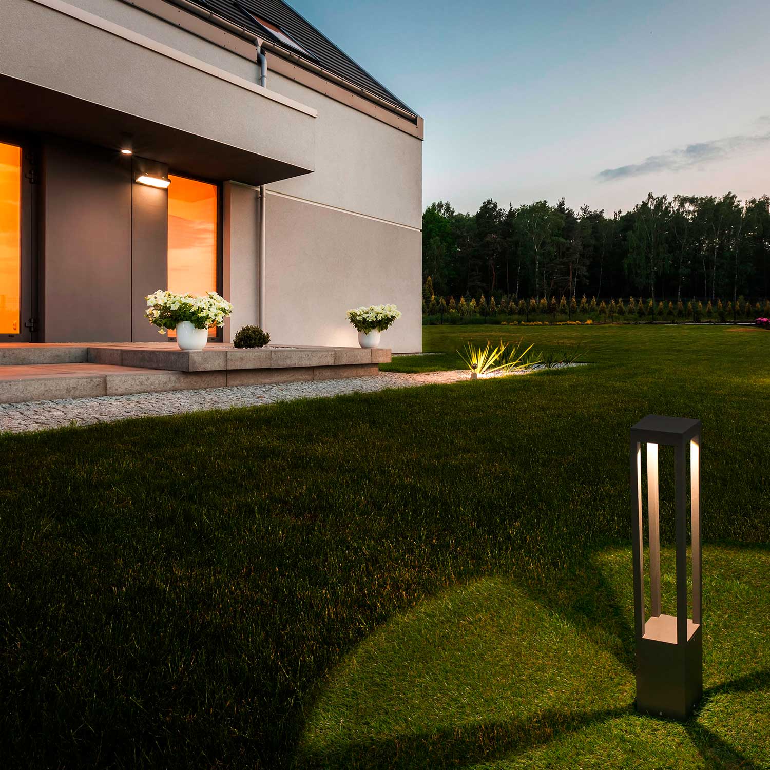 Agra - Palo esterno moderno a led in acciaio per sentieri