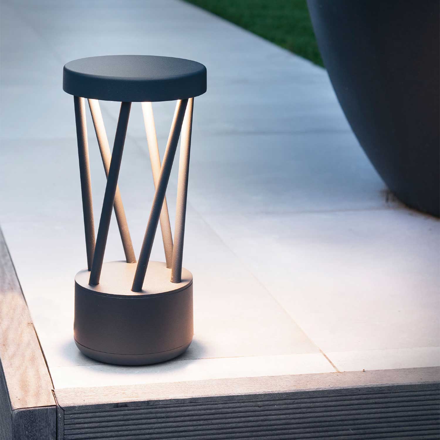 Twist - Dark gray steel design bollard with LED