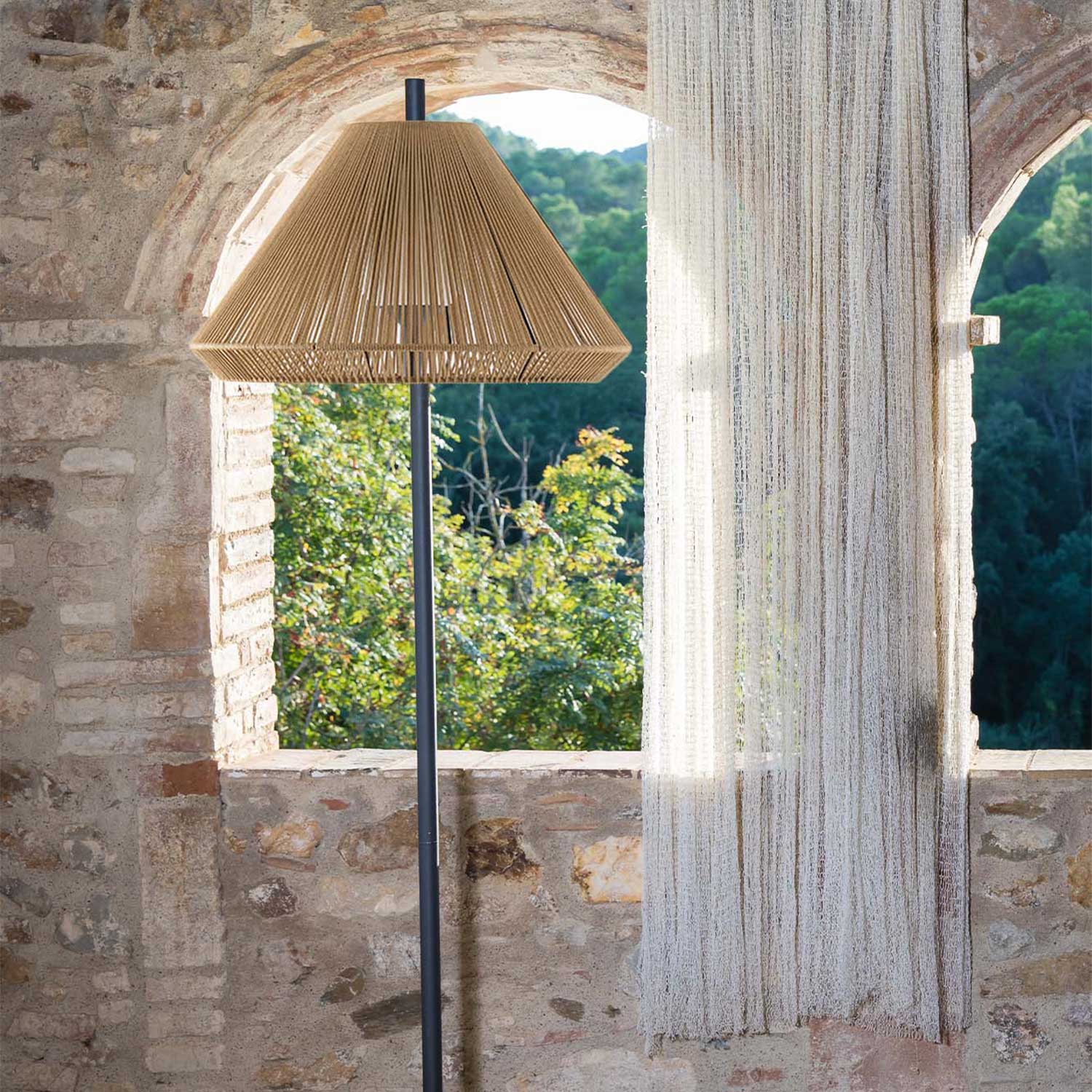 Saigon - Lampada da terra esterna moderna paralume intrecciato