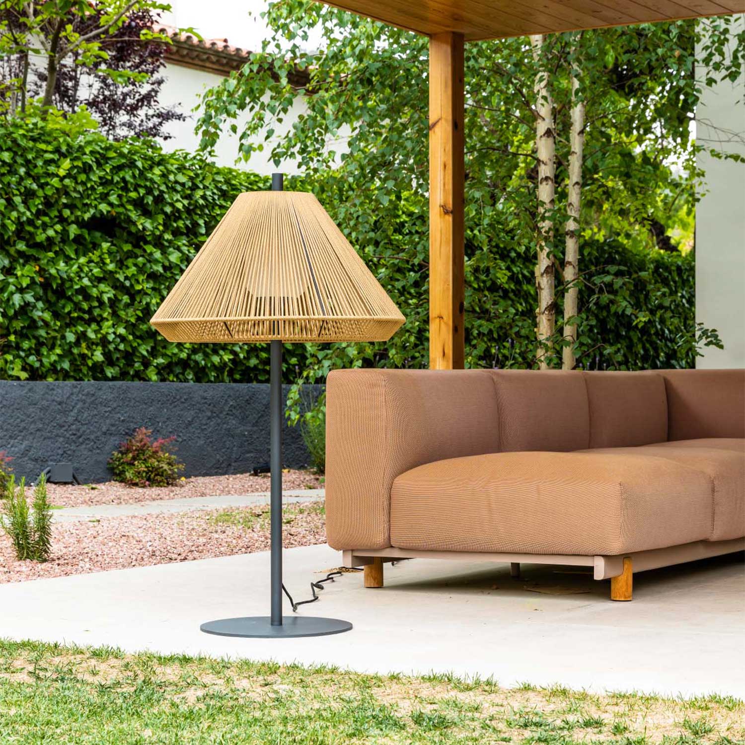 Saigon - Modern outdoor floor lamp with woven lampshade