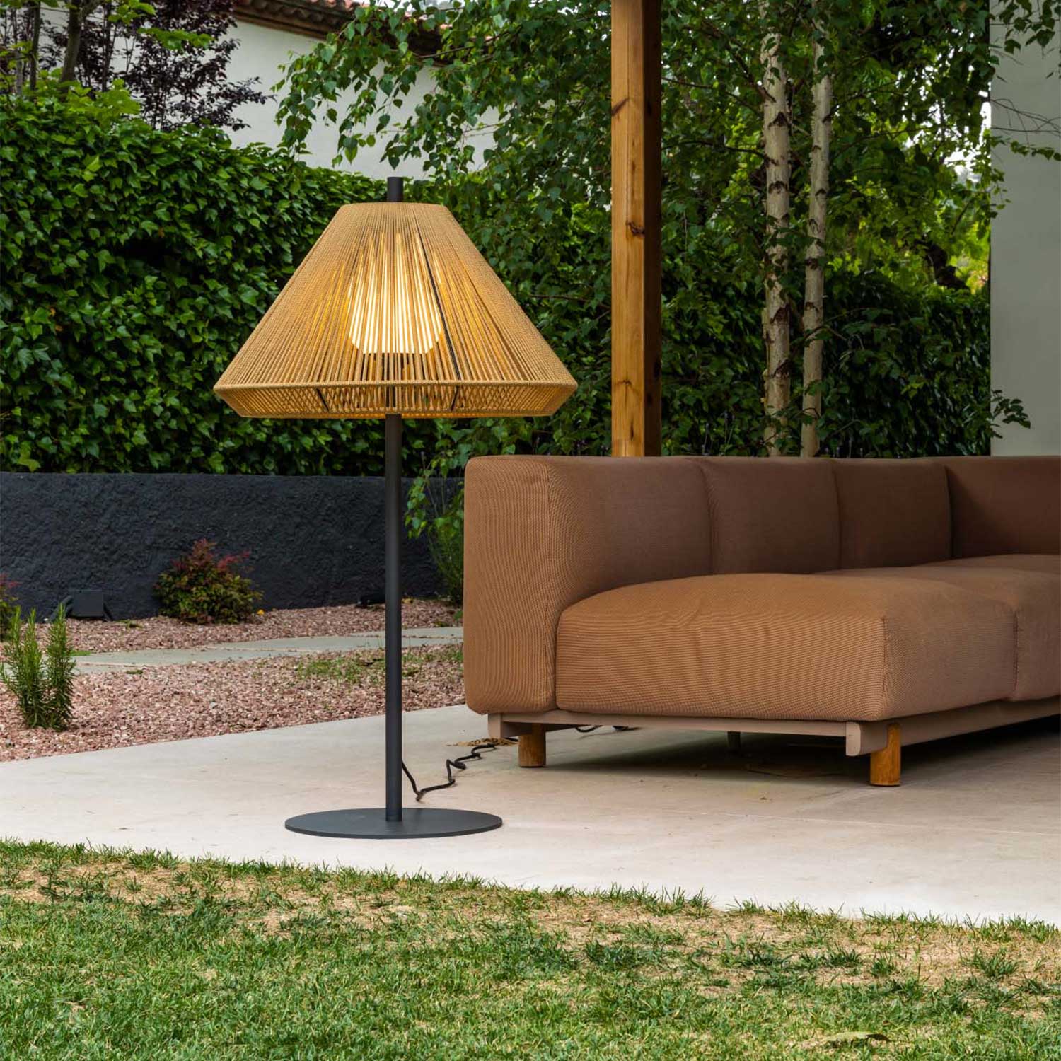 Saigon - Lampada da terra esterna moderna paralume intrecciato