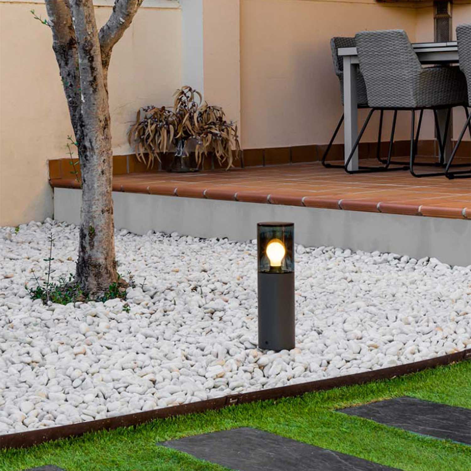 Kila - Modern glass outdoor light bollard