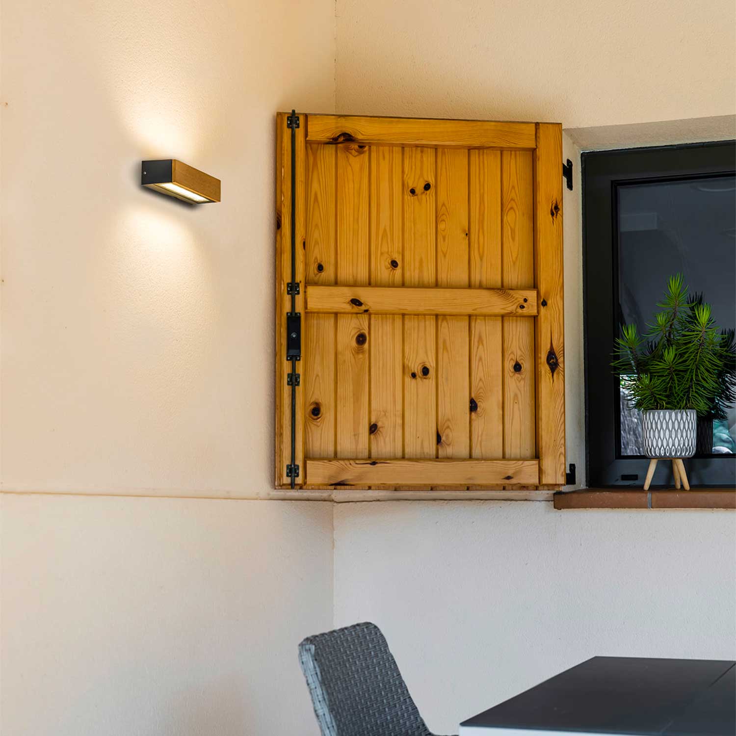 Doro - Außenwandleuchte LED aus Holz