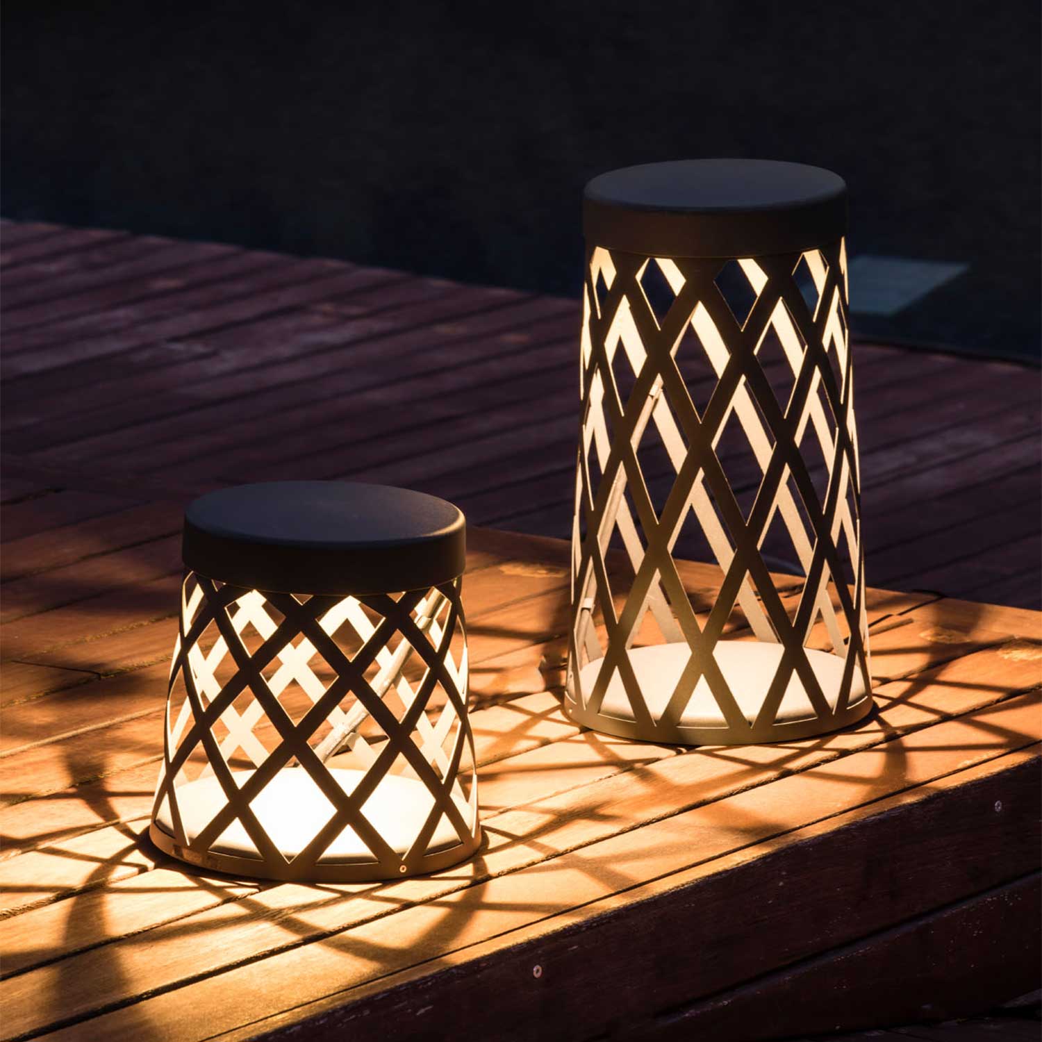 Shadow - Design beacon for outdoor with integrated LED