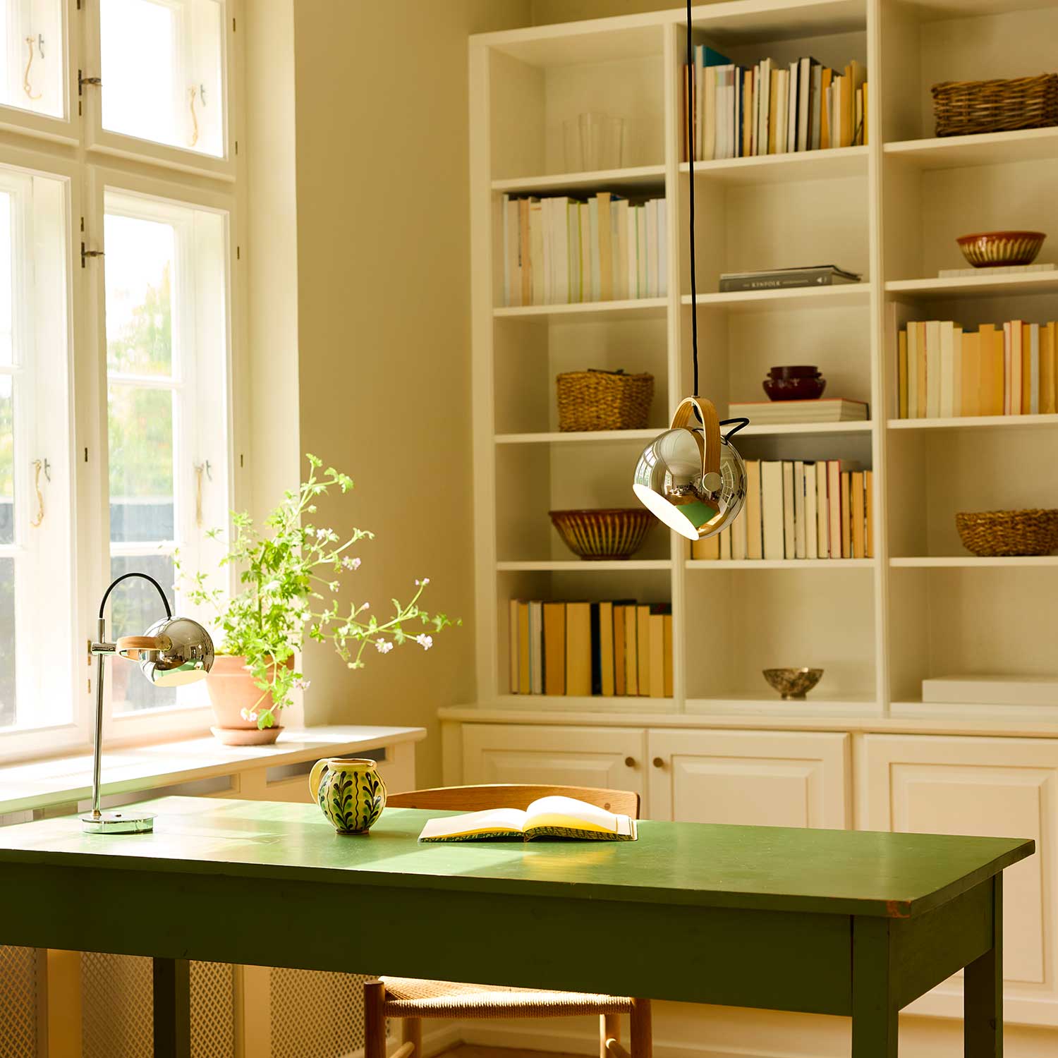 DC - Хромированный подвесной светильник в винтажном дизайне с регулируемым направлением света