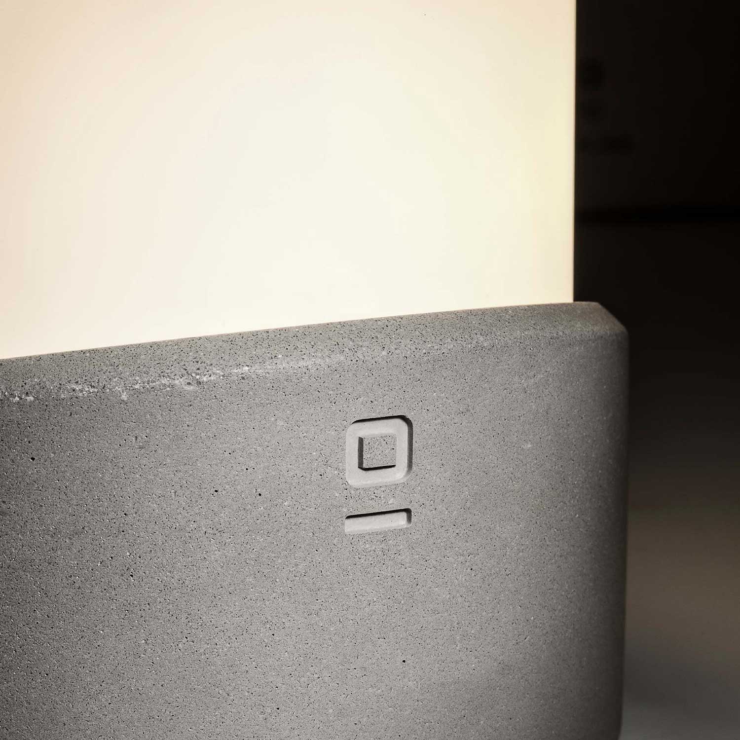 Block - Design Außenwandleuchte aus Beton