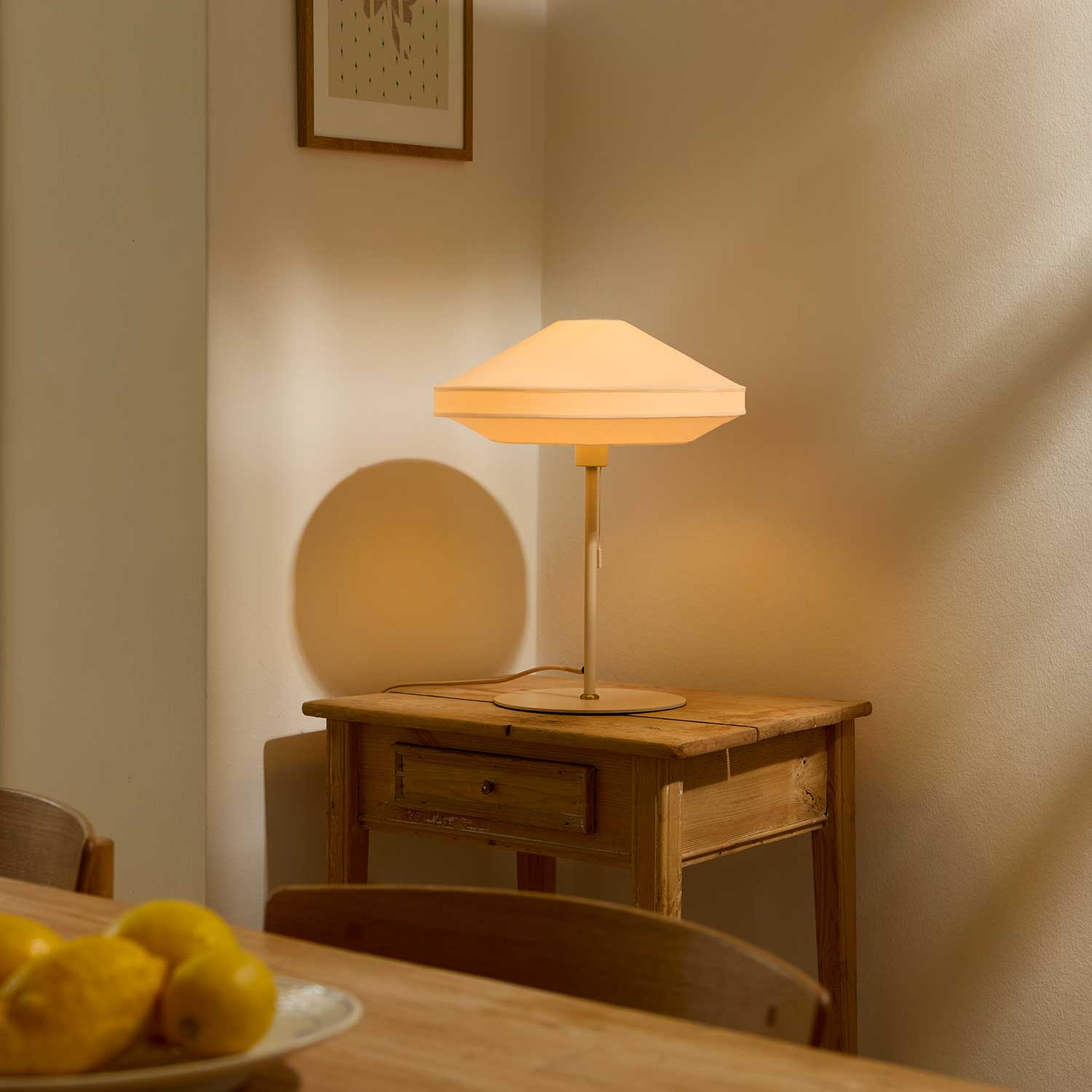 Paris Soft - Lampada da tavolo con paralume in tessuto chic e design