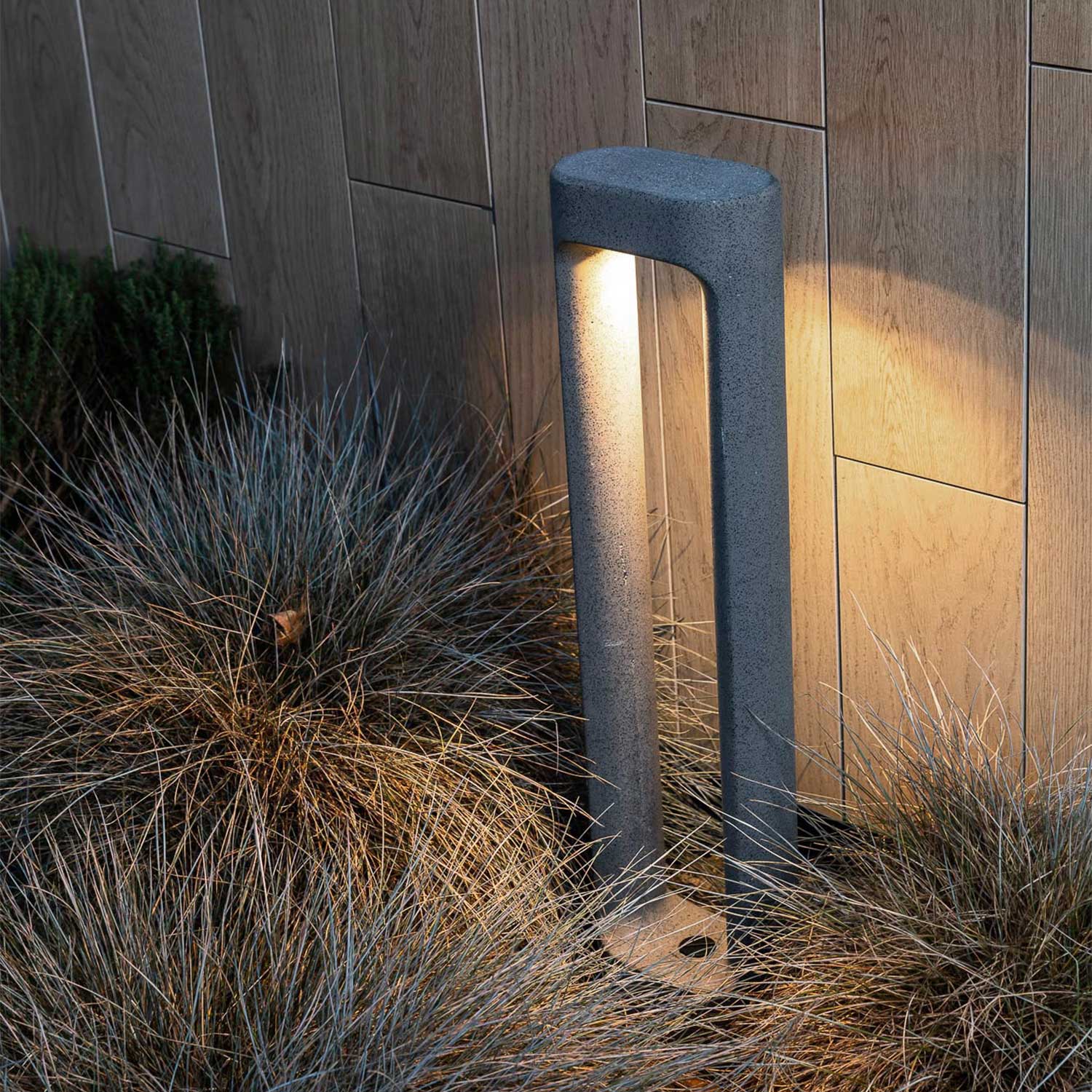 Totem - Design LED bollard for contemporary garden