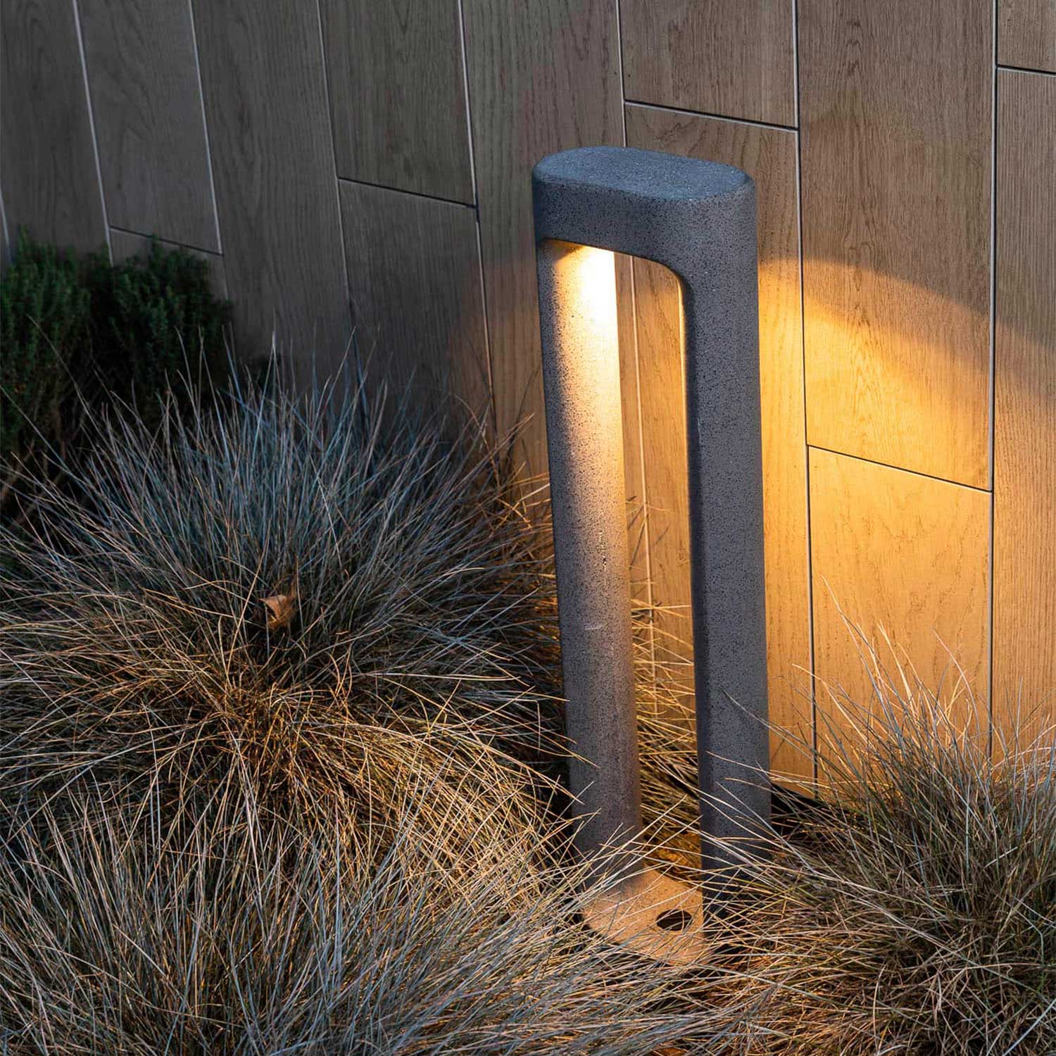 Totem - Design LED bollard for contemporary garden