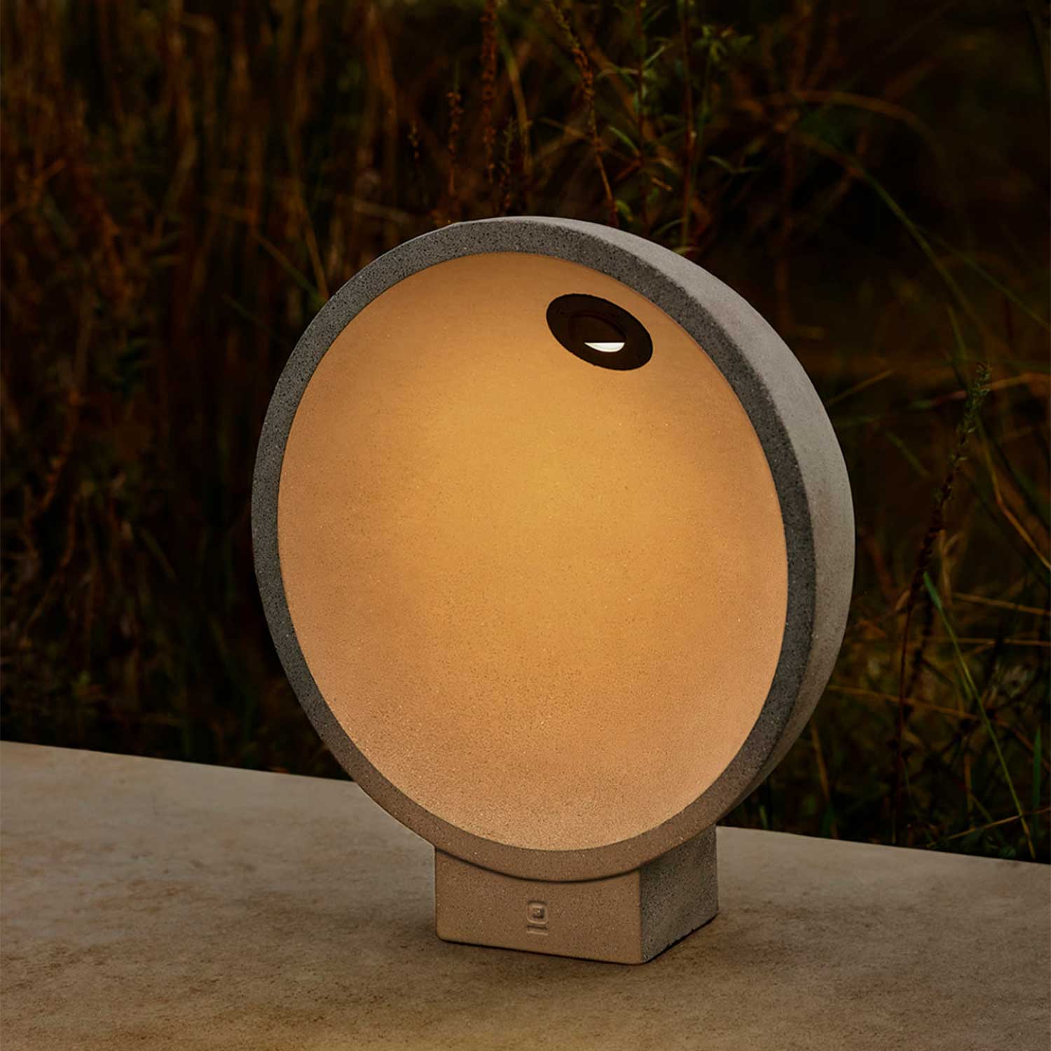 Gaia - Design LED bollard in concrete for modern outdoor use