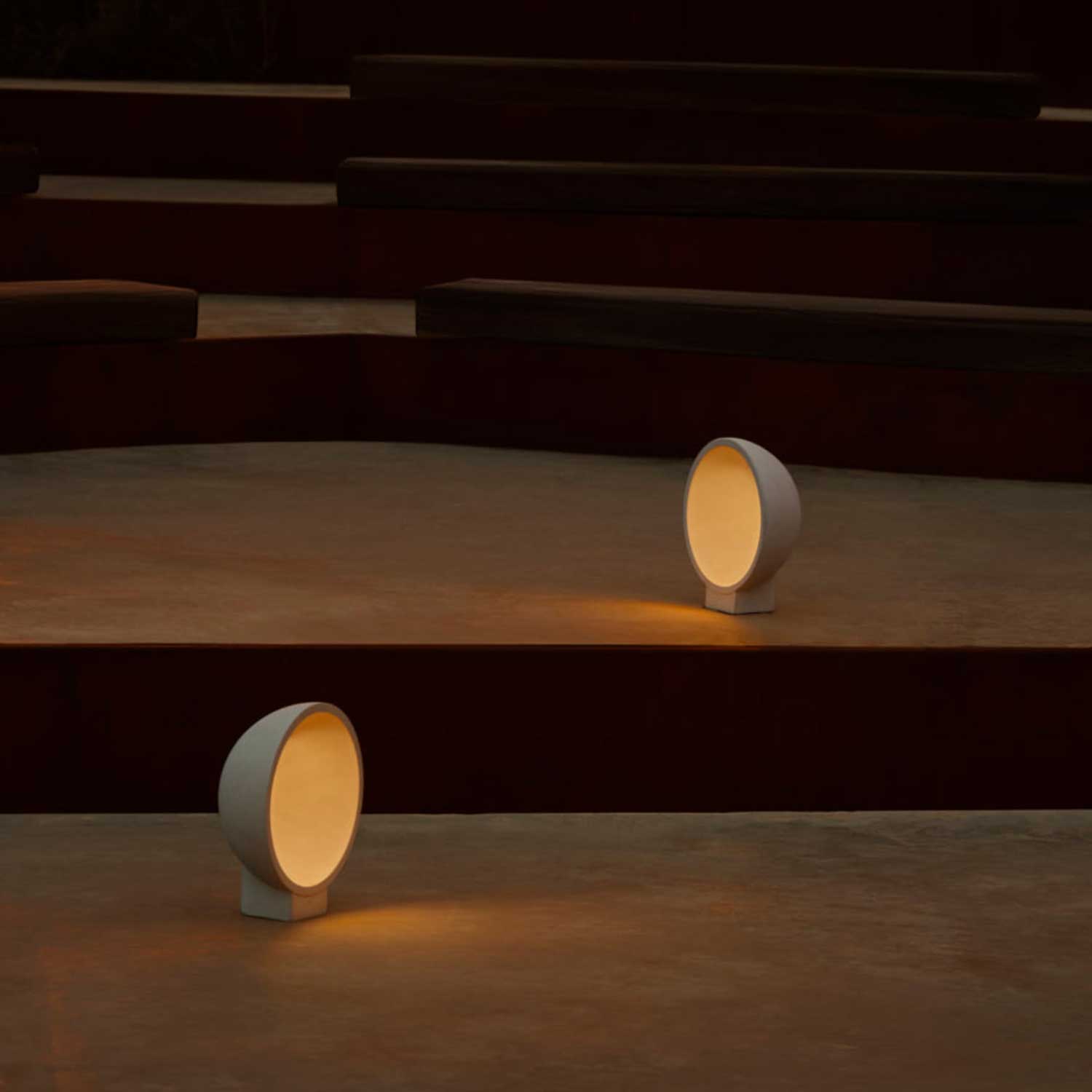Gaia - Design LED bollard in concrete for modern outdoor use