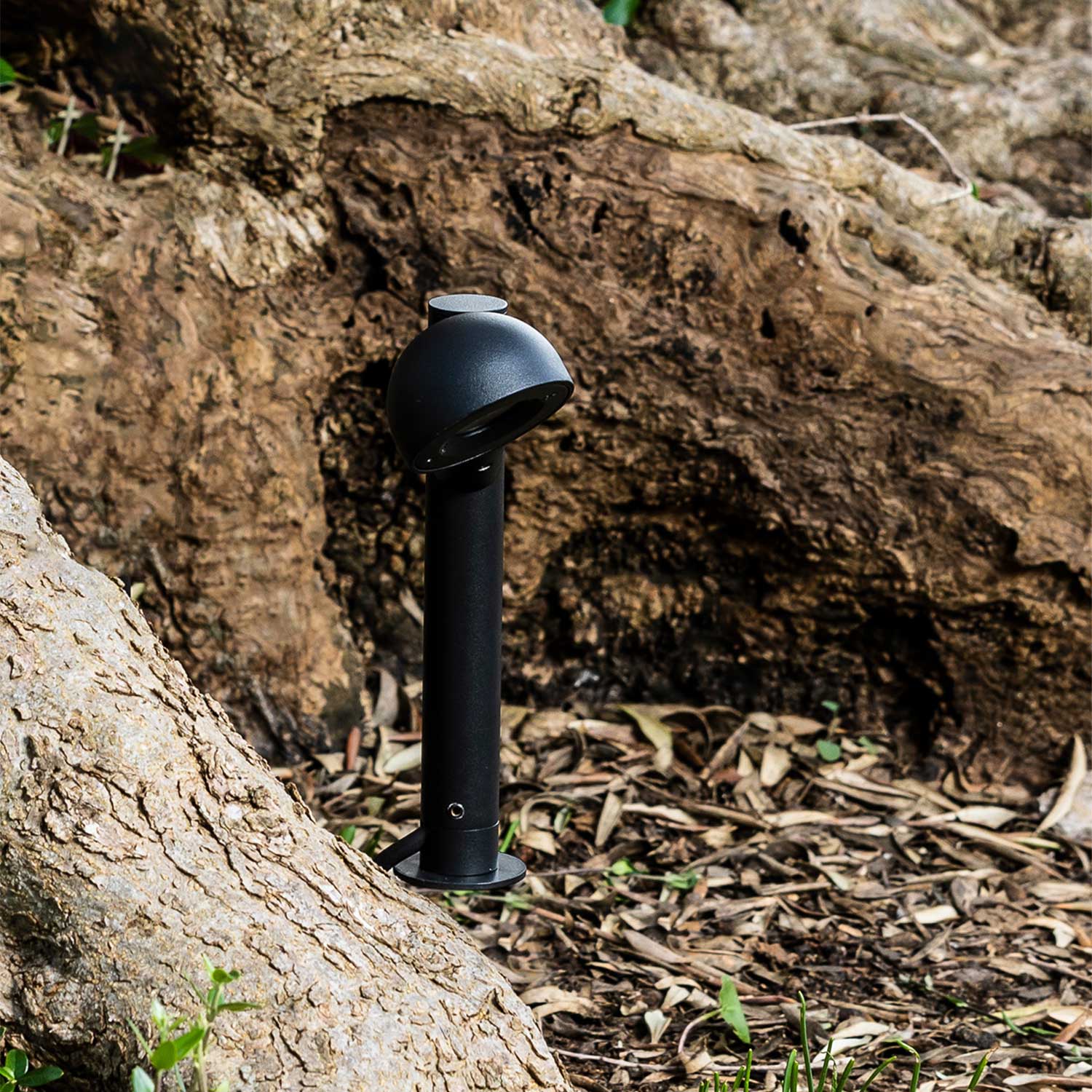 Brot - Black steel LED bollard for marking outdoor pathways