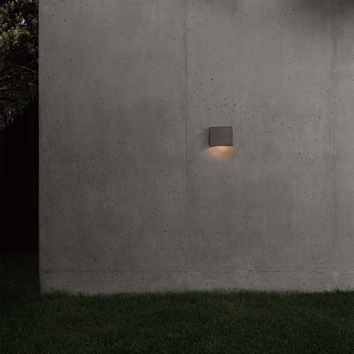 Grot - Außenwandleuchte LED aus Beton im Industriestil