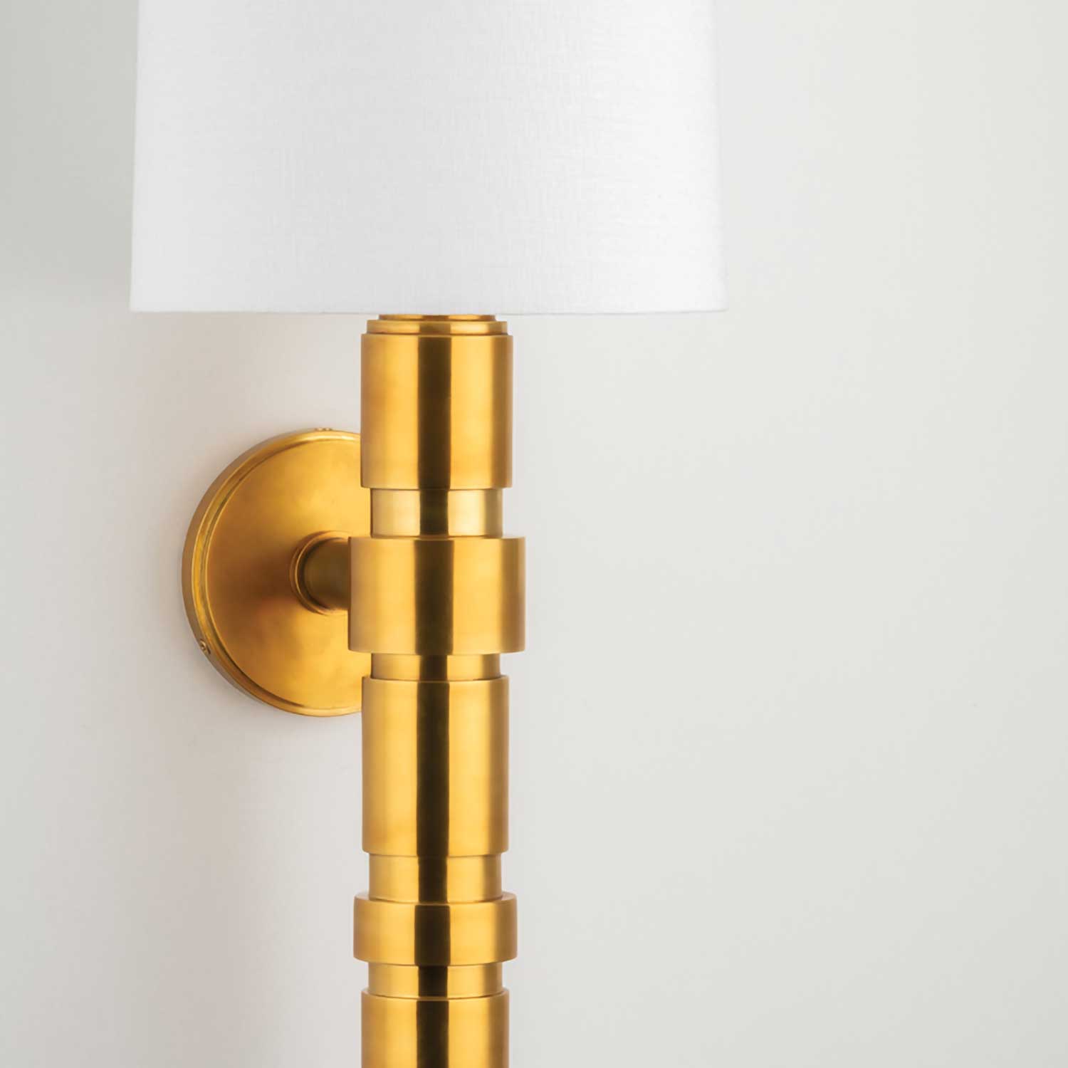 Cormoran - Aplique de pared dorado y pantalla de lino moderna