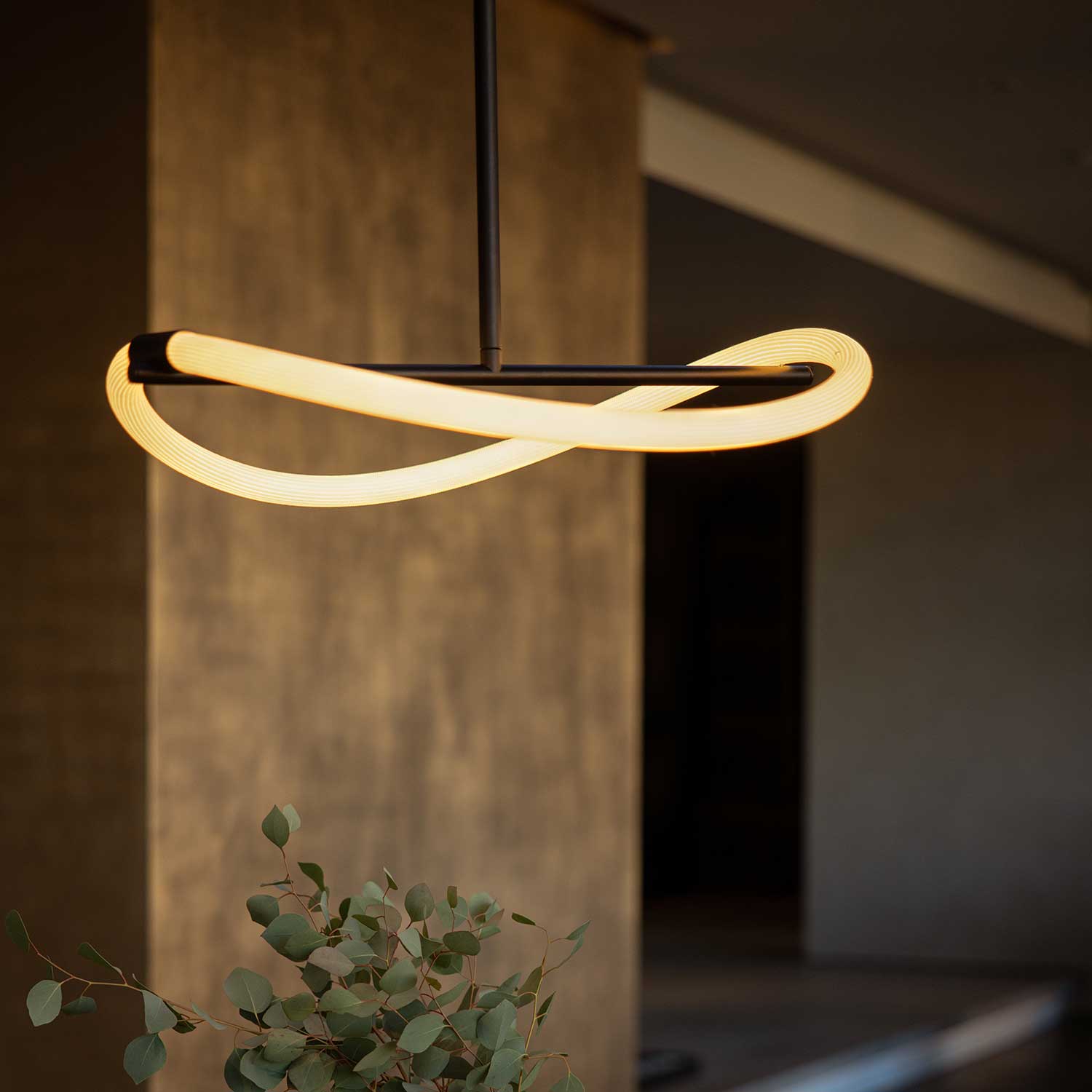 Levity Halo - Lámpara colgante de diseño tubo led para salón