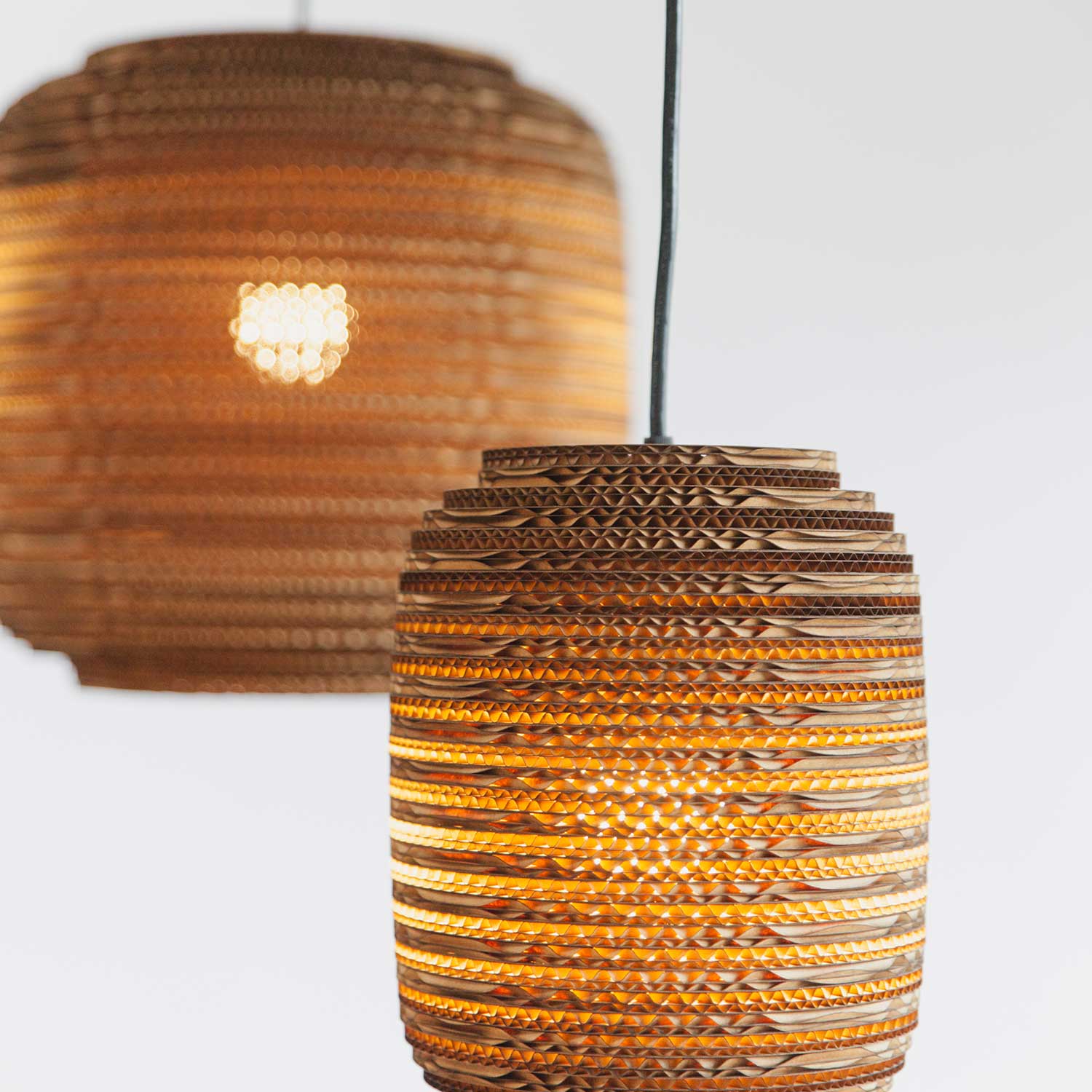 Scraplights Ausi - Natural cardboard pendant light for modern living room