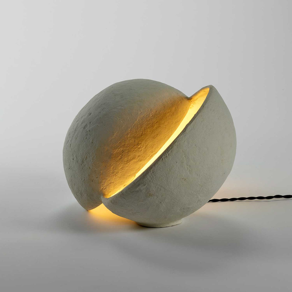 Earth - Lampe à poser en papier mâché, style wabi-sabi